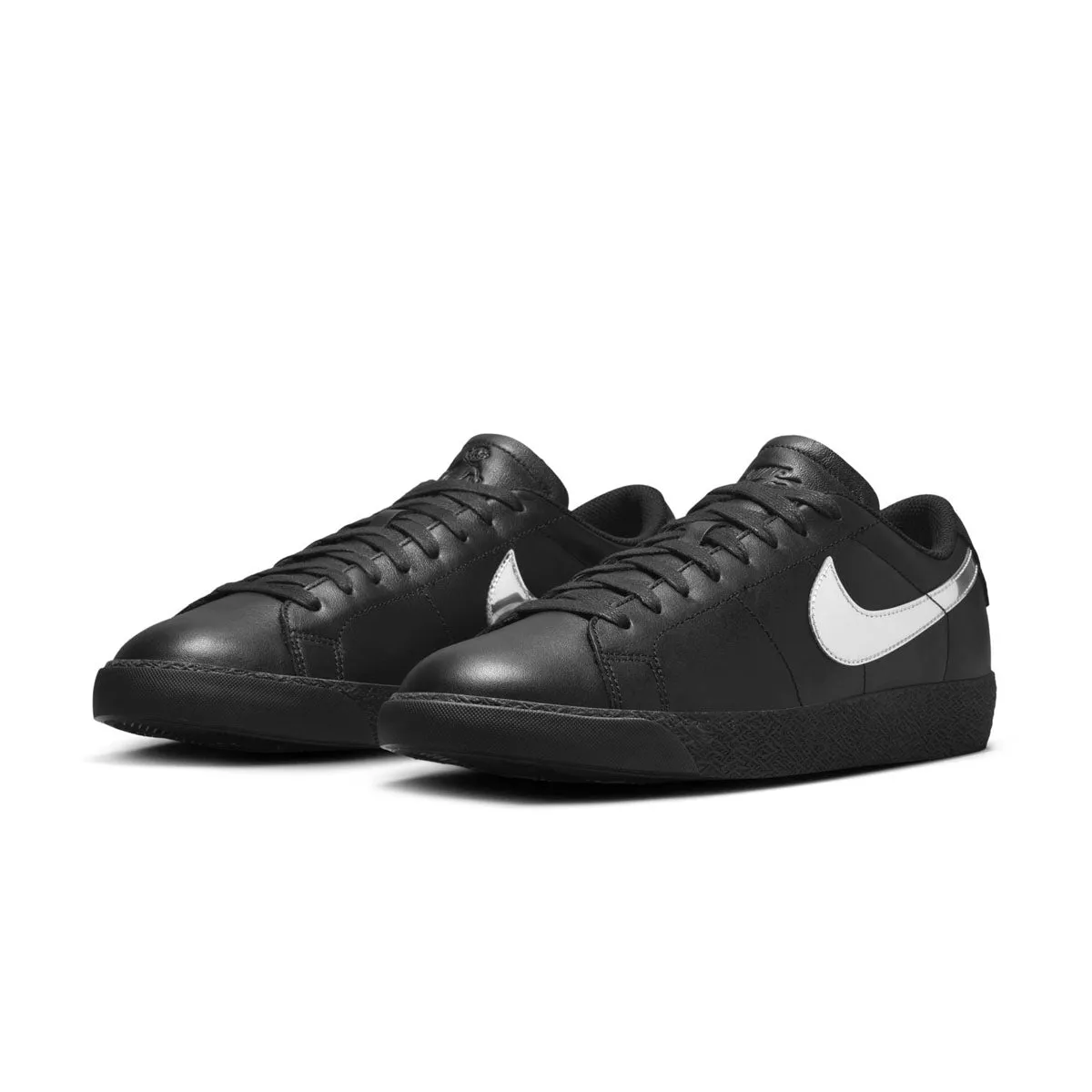 Quick Lacing System Contoured Footbed Design '  Dancer Skateboards SB Zoom Blazer Low 'Black Metallic Silver'