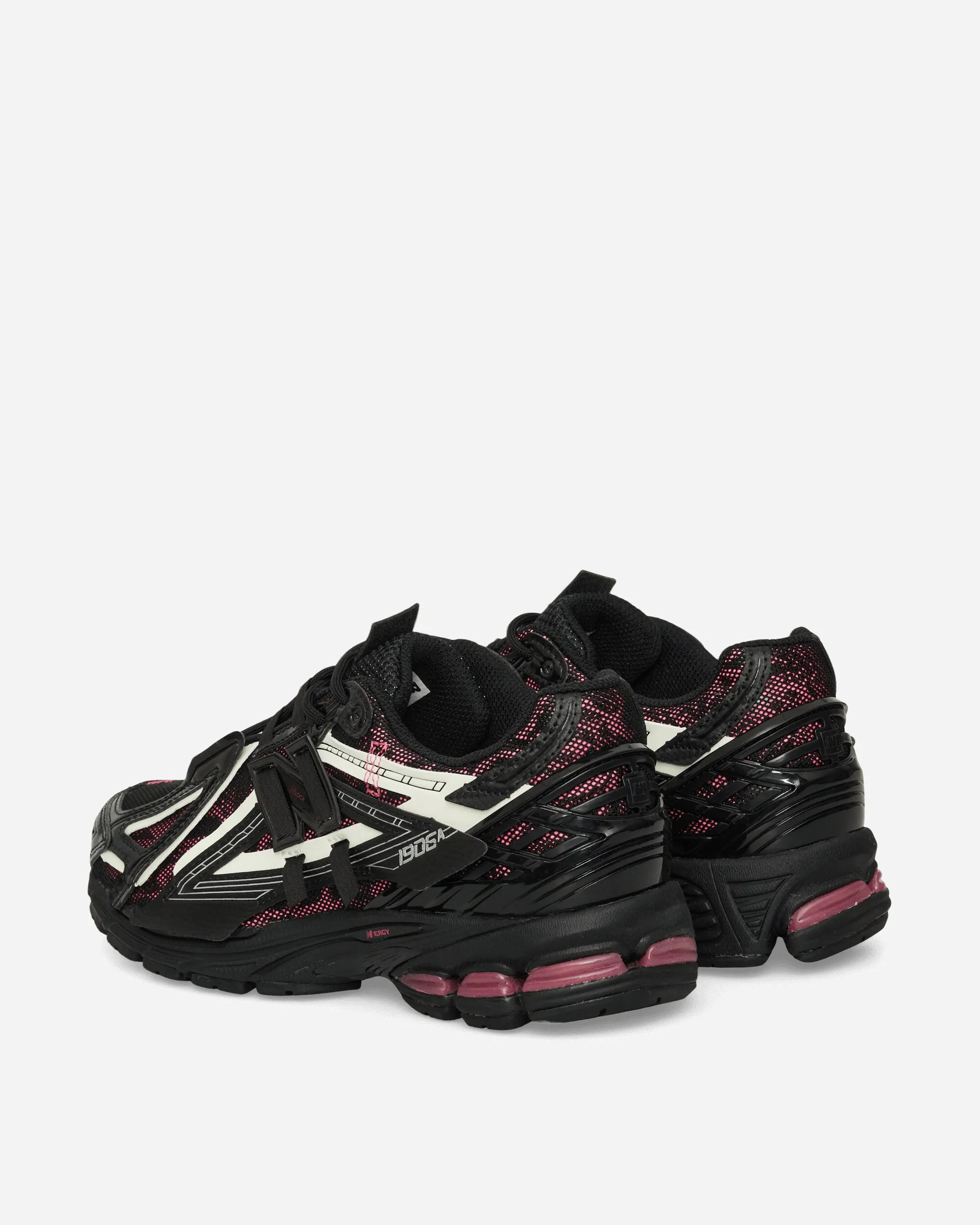 1906A Sneakers Black / Dragon Berry / White Jogger Style Classic Finish