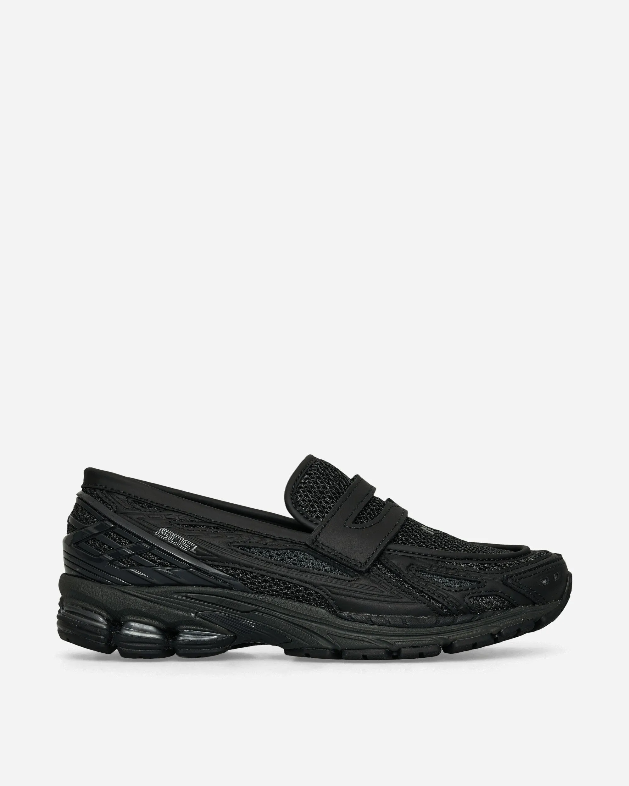 1906L Sneakers Black / Phantom Street Fashioned