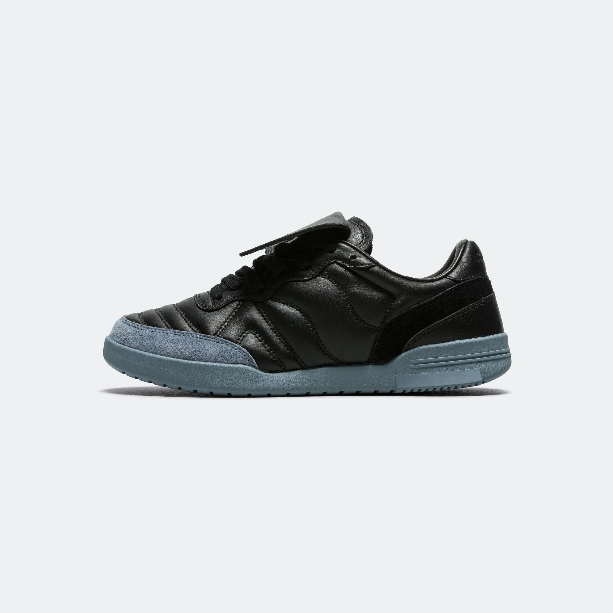5861 SILO - Black/Flint Style Play