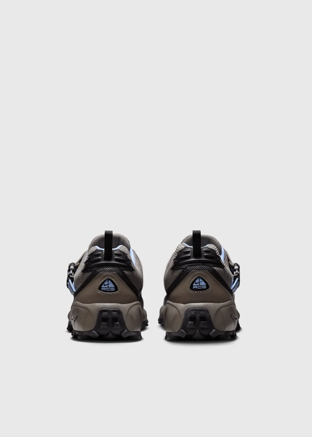 Smooth glide Flexible Sole ACG Phassad 'Cave Stone Aluminium' Sneakers