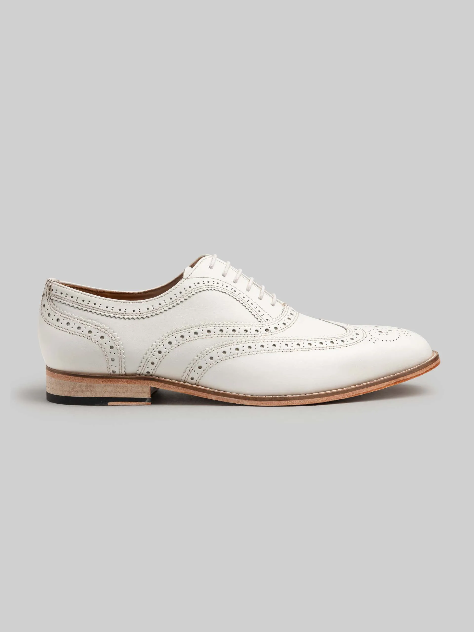 Versatile Wear Seasonal Oxfords Adrian Wingtip Oxford - White