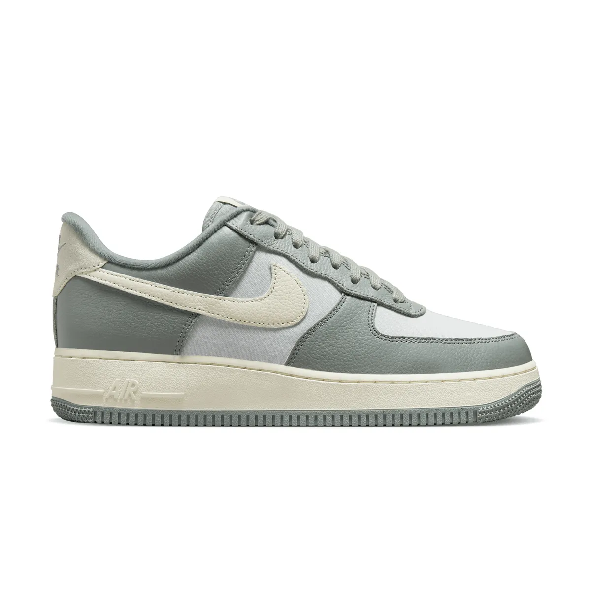 Long-Distance Walking Air Force 1 '07 LX 'Mica Green'