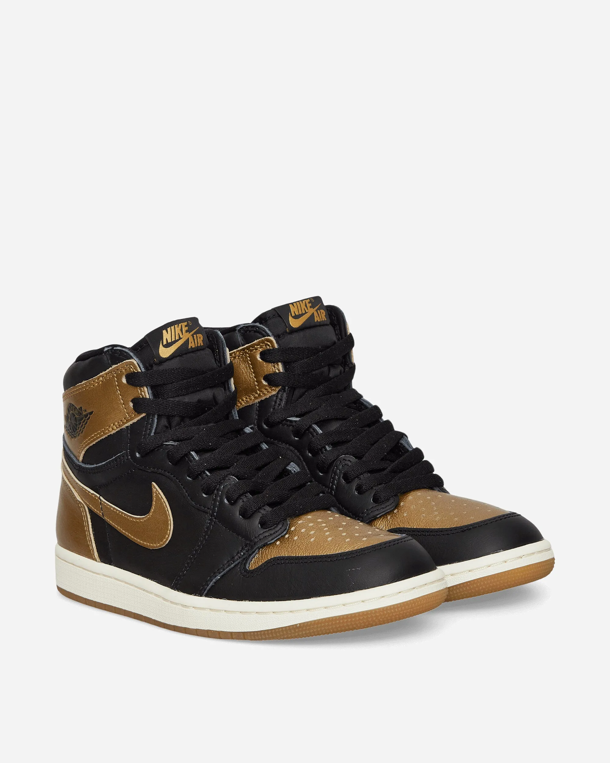 Easy Run Jump Hike Air Jordan 1 Retro High OG Sneakers Black / Gold