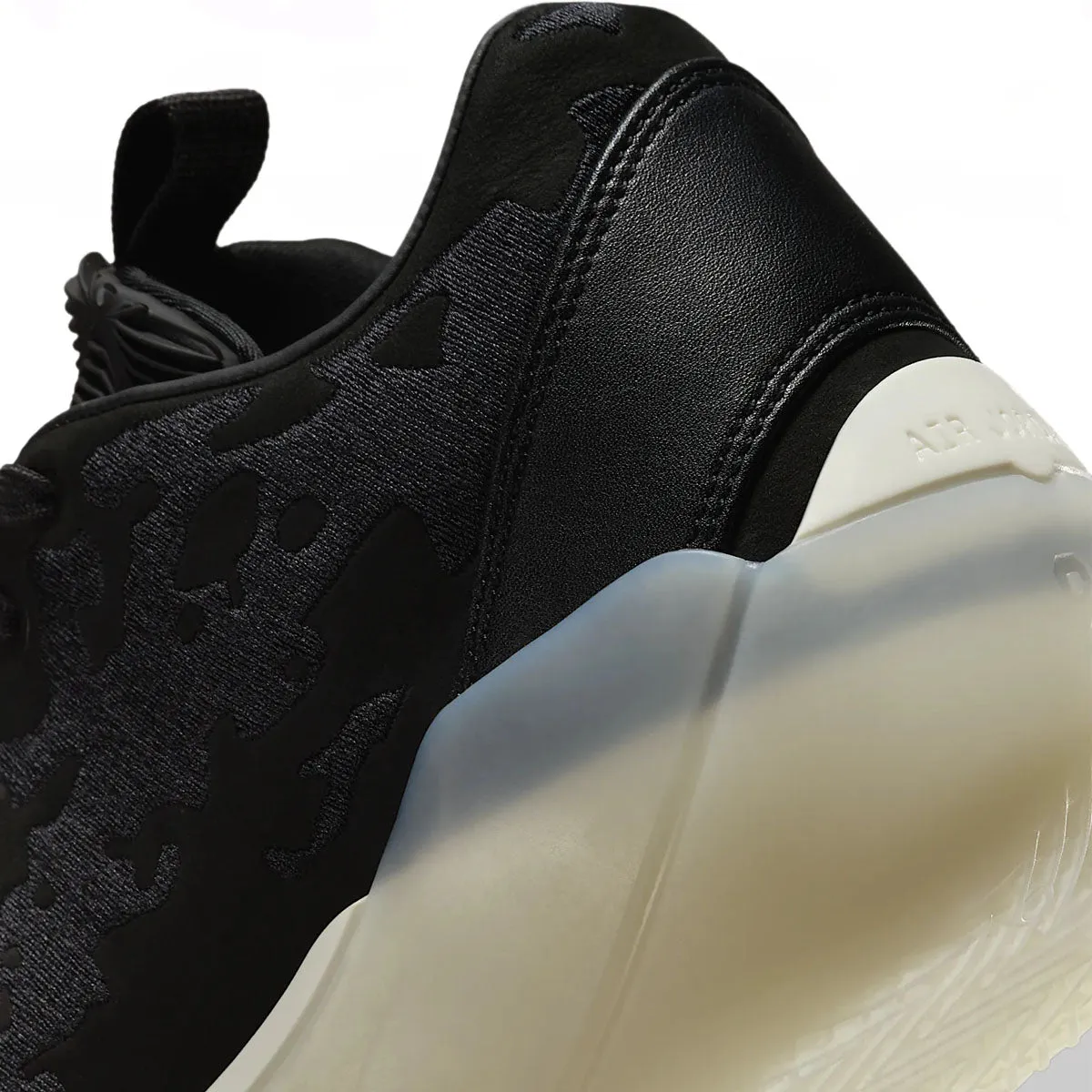 Cushion Heel No Seam Interior Air Jordan XXXIX PF 'Noir'