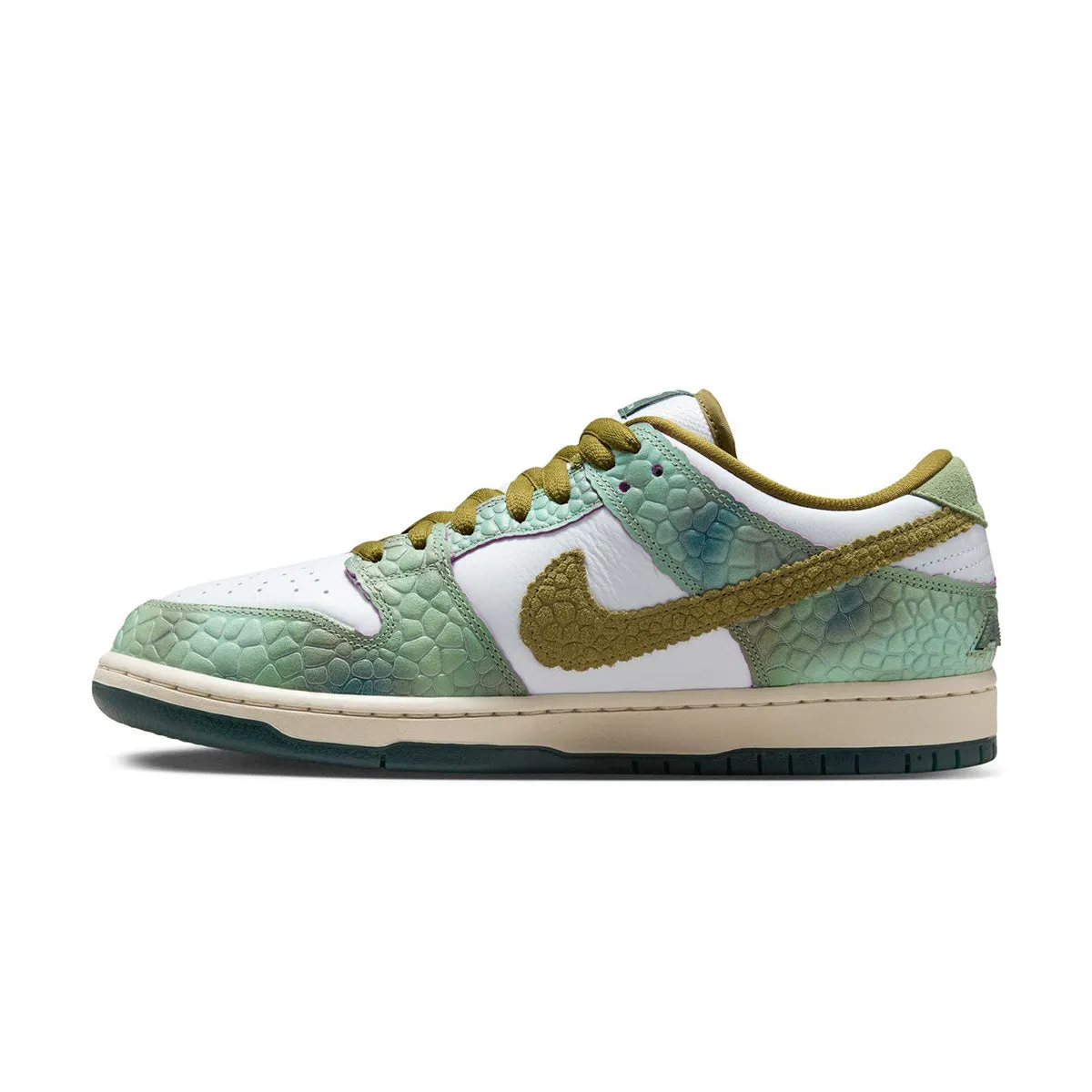 Training Run Stylish Support   Alexis Sablone SB Dunk Low 'Oil Green'