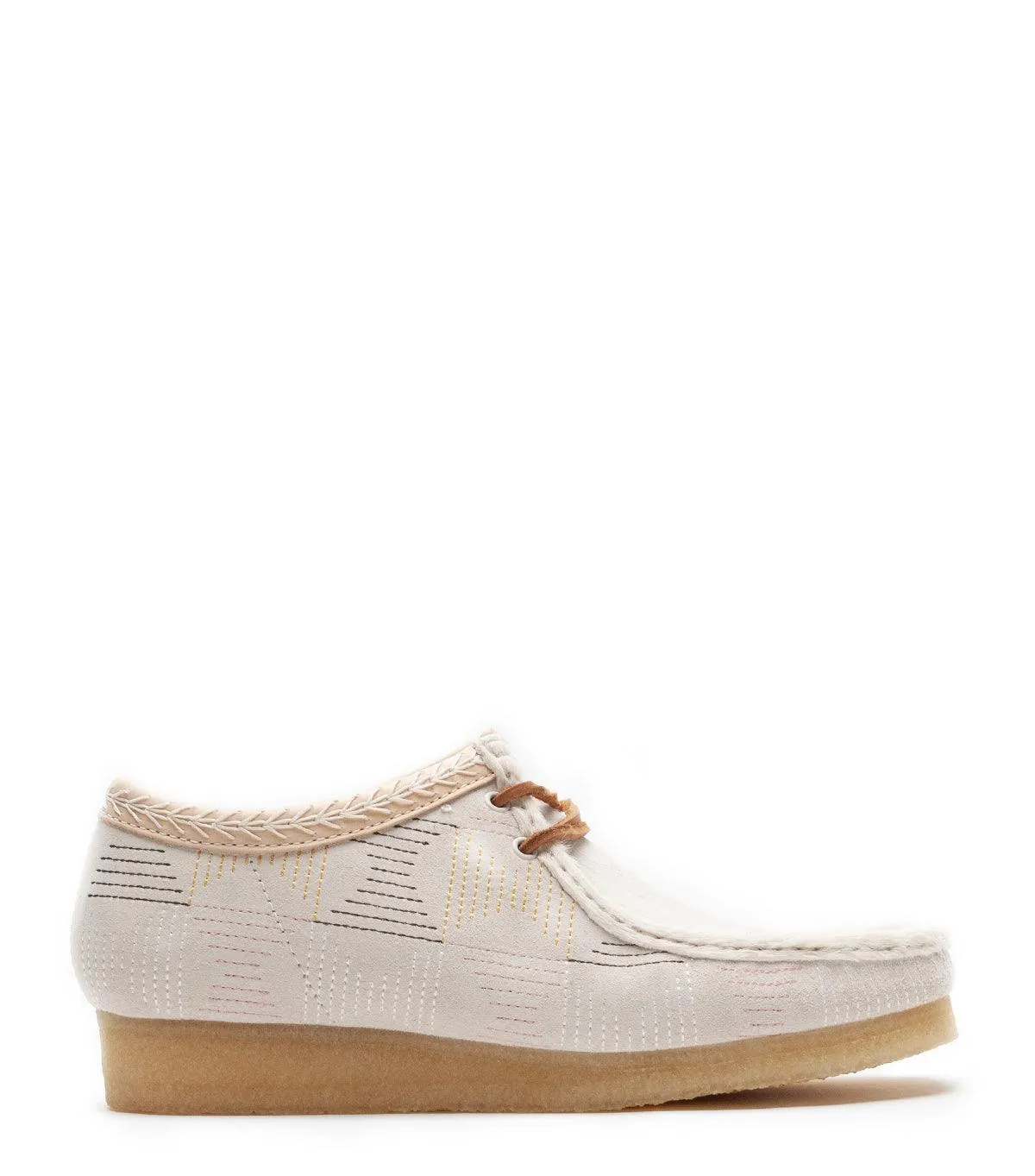 golfers - specific benefits Flexible Cushioning Clarks Wallabee Lo Hairy Suede Off White