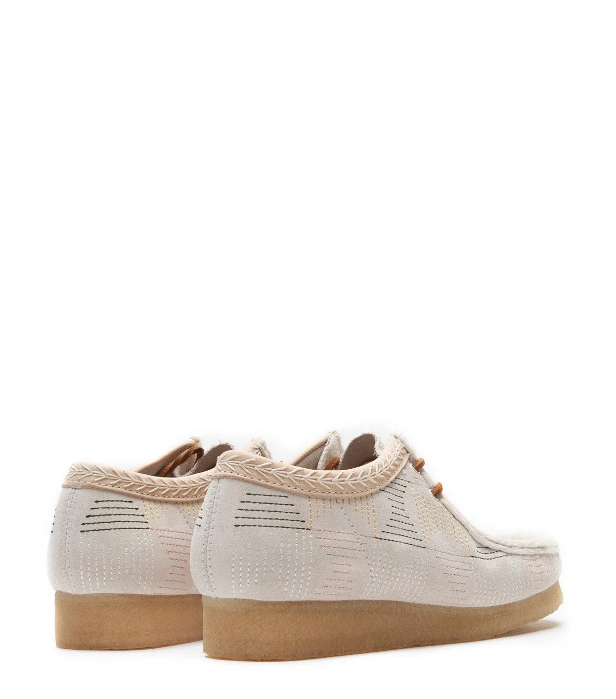 Glam silhouette Travel Wear Clarks Wallabee Lo Hairy Suede Off White
