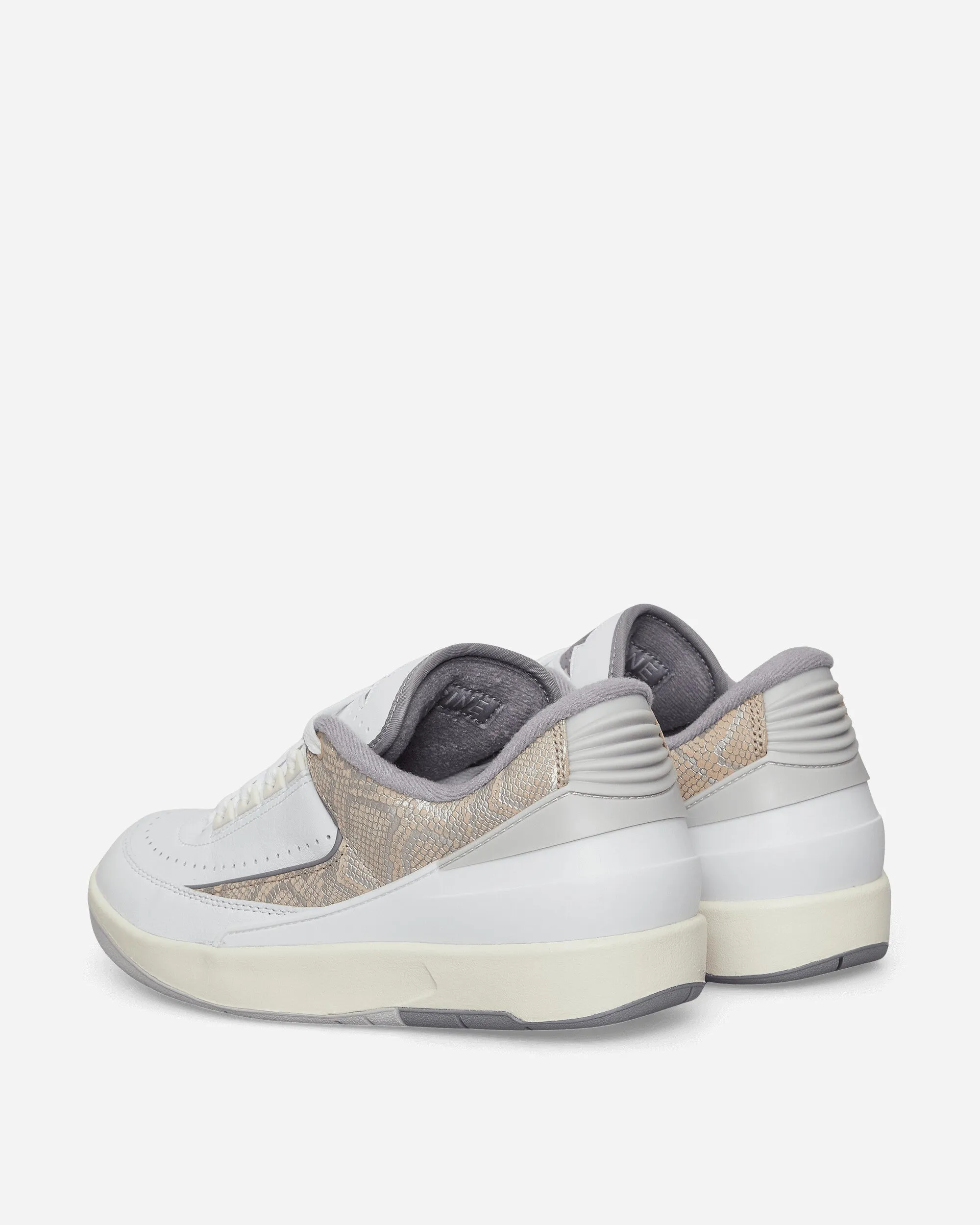 Resort Ready Air Jordan 2 Retro Low Sneakers White / Cement Grey