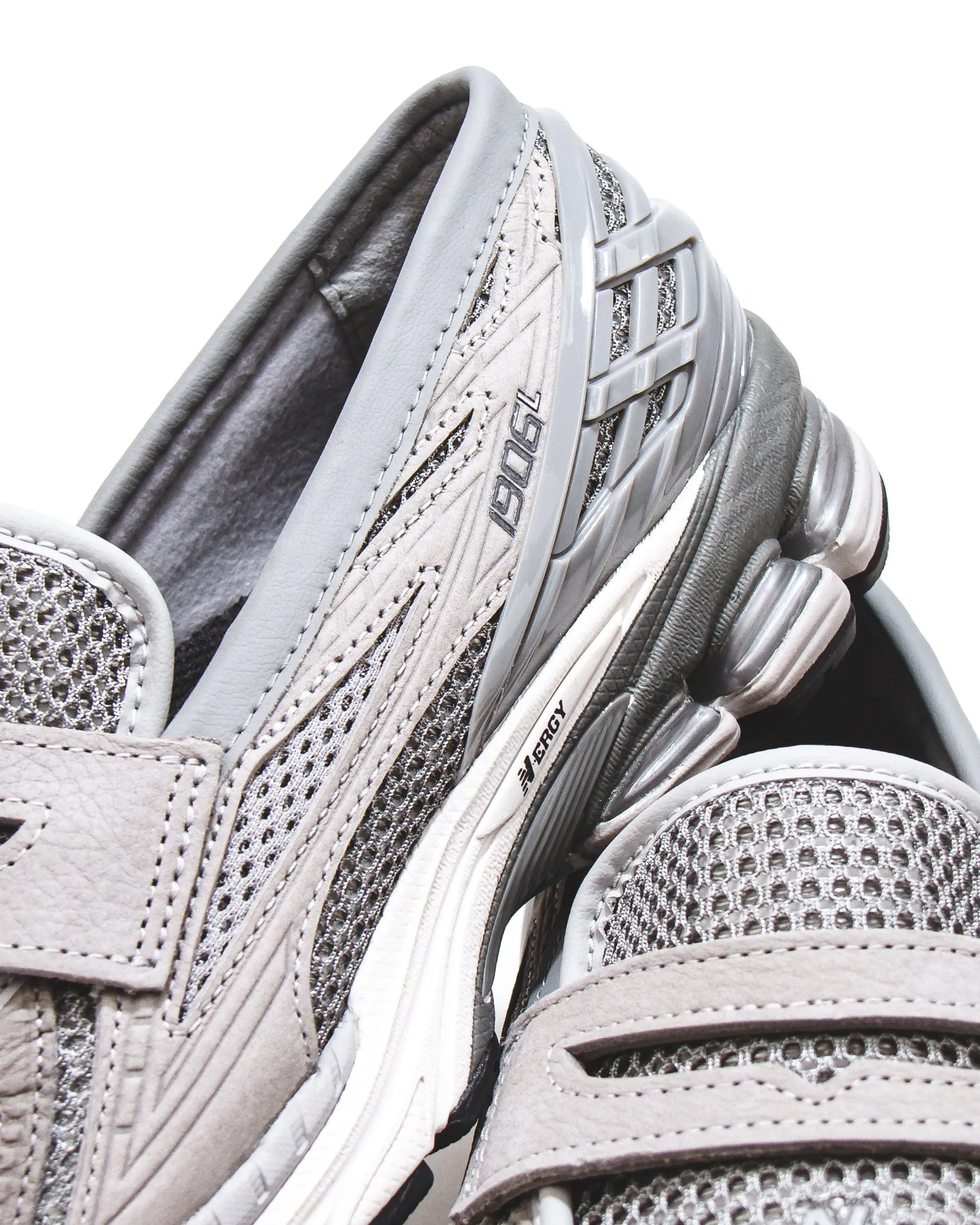 New Balance Unisex 1906L Raincloud Slate Grey U1906LGR early morning run