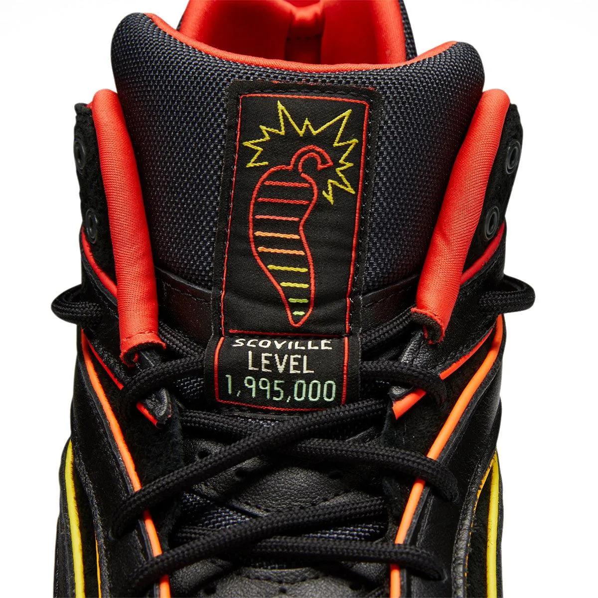Luxurious Feel   Hot Ones Shaqnosis