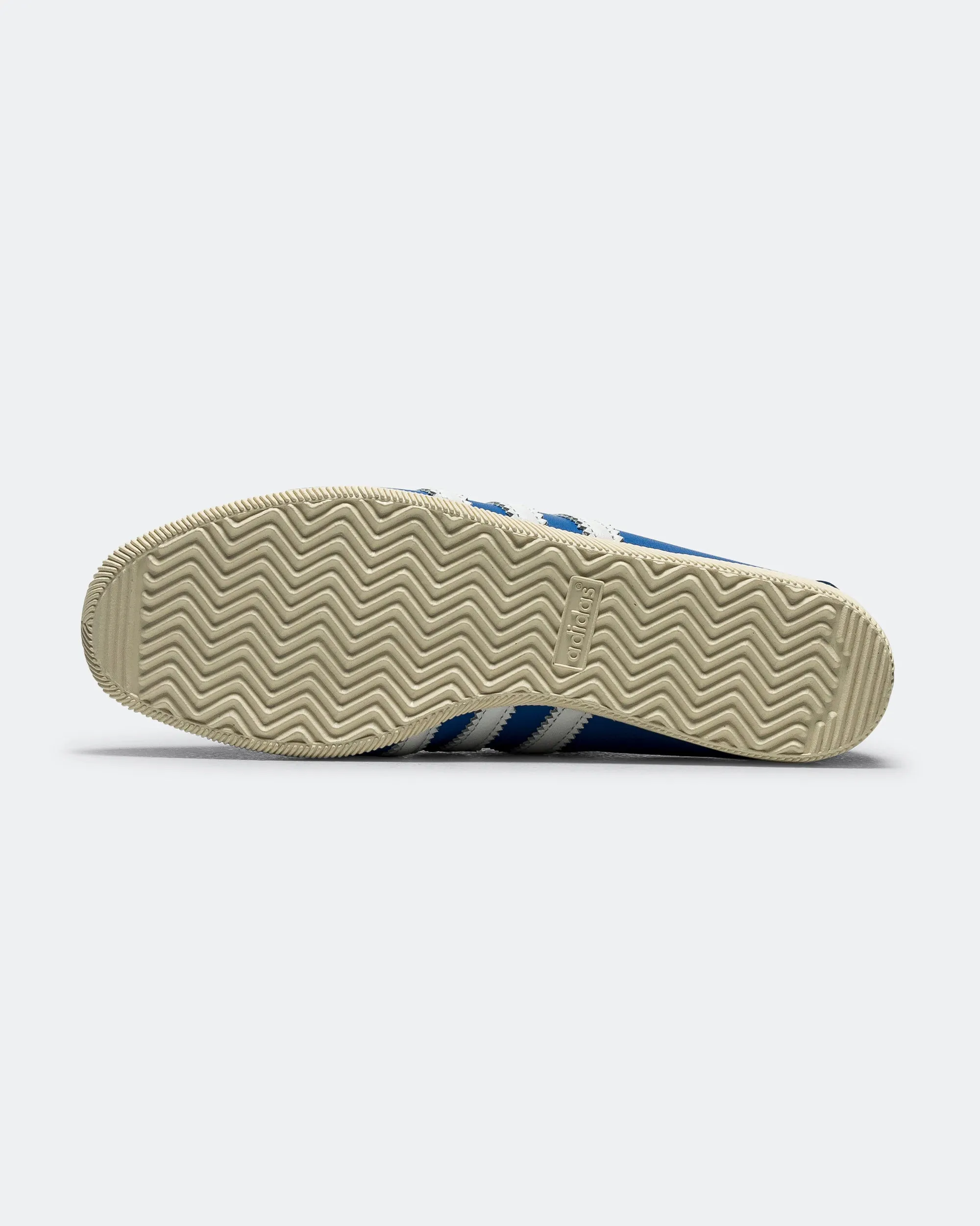 Japan - Bright Royal/Footwear White-Cream White Carbon Fiber Reinforced Seamless Interior Padding