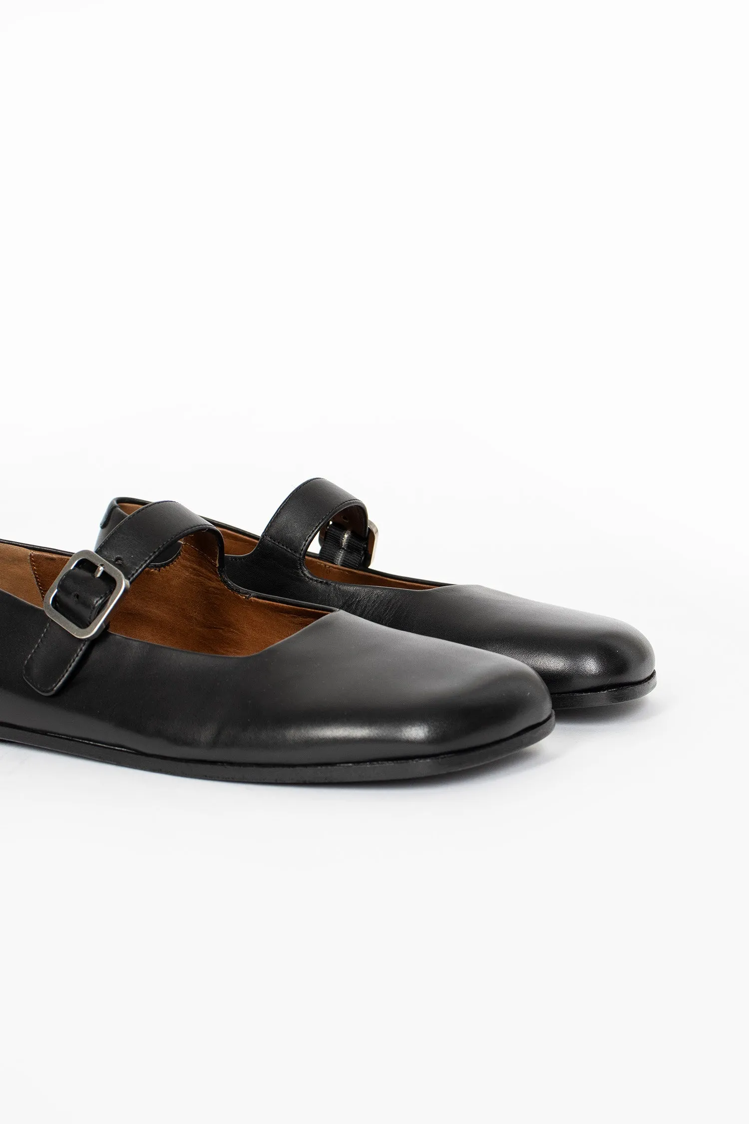 Total Support Appiedi Mary Jane Flat Black