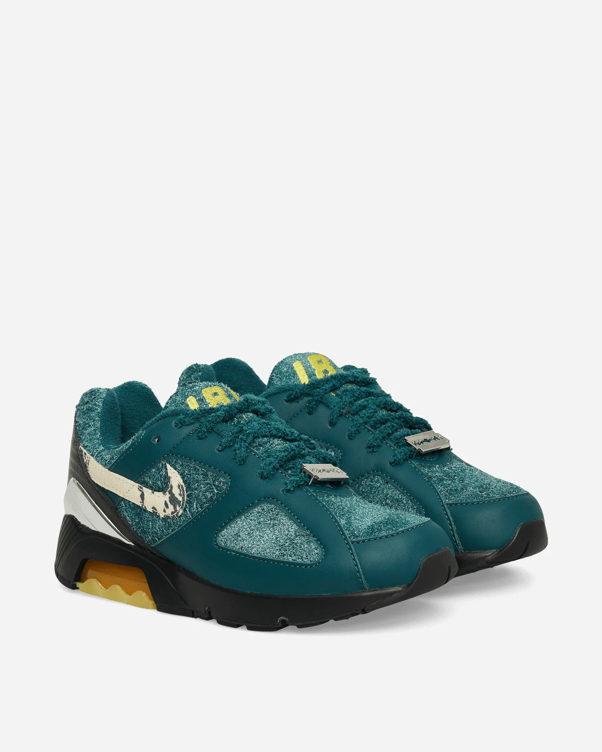 Street Scene Apron Records Air 180 Sneakers Vortex