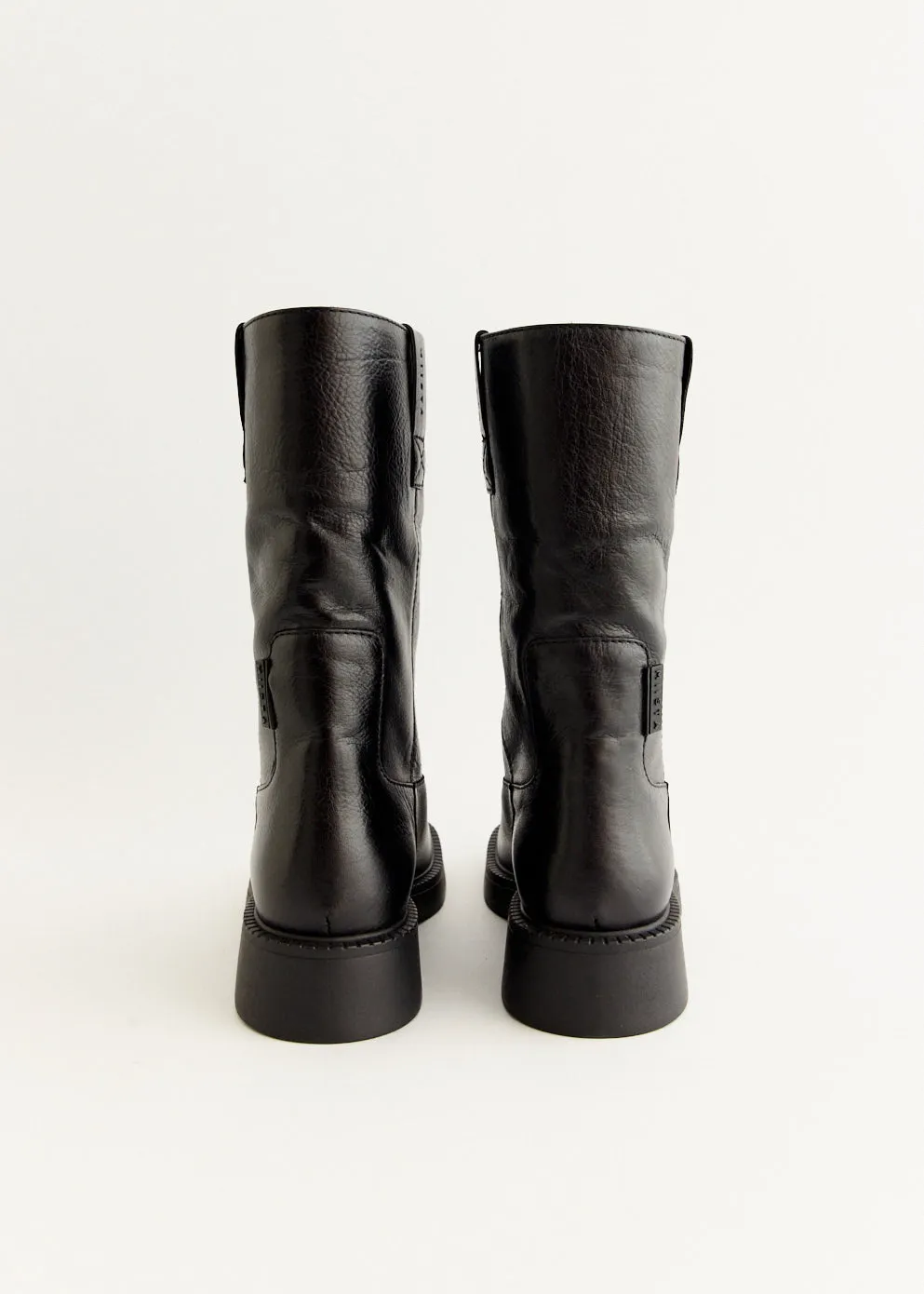 Aron Raw Black Ankle Boots Gentle Curve Swing Hike