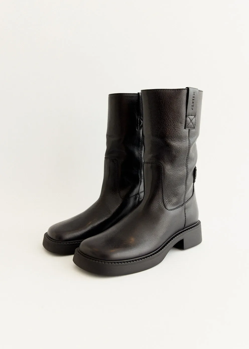 Padded Function Meets Aron Raw Black Ankle Boots Gentle Curve
