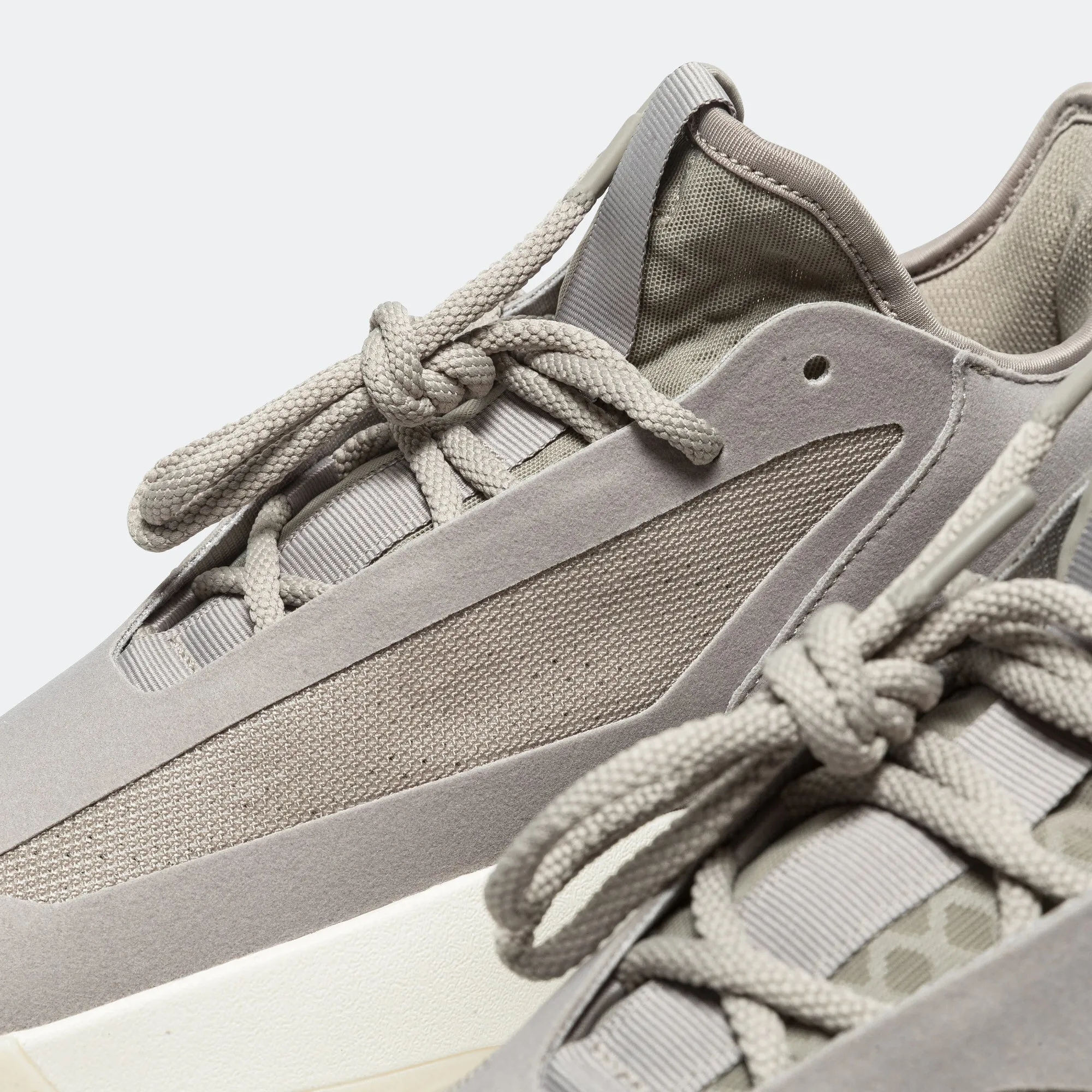 Athletics II Basketball Low - Putty Beige/Putty Beige Maximum Cushioning