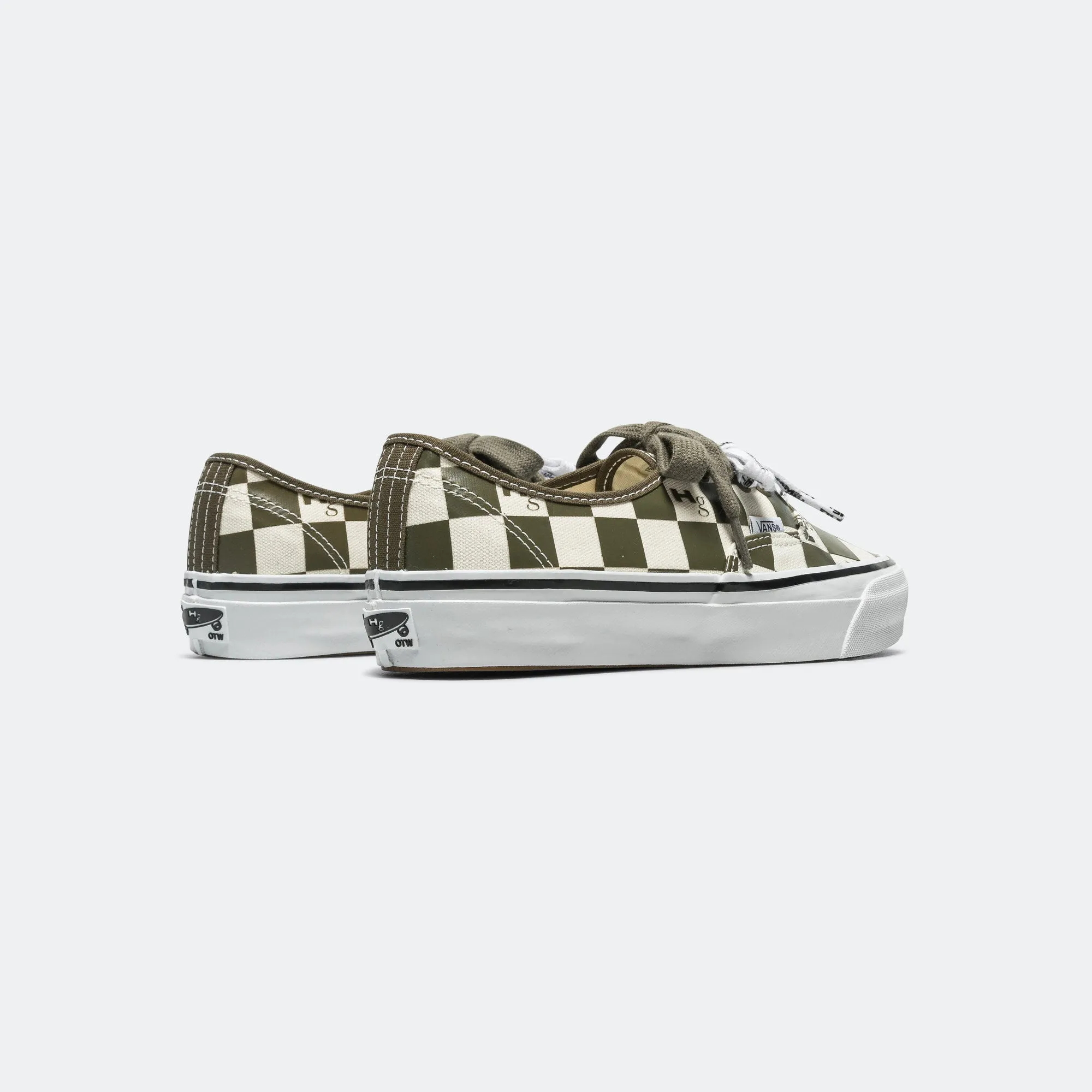 Stable Move Authentic 44 x Homme Girls - Dark Olive