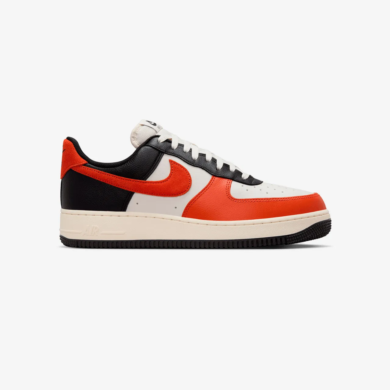 Air Force 1 '07 LV8 Hyperflex Outsole Grooves