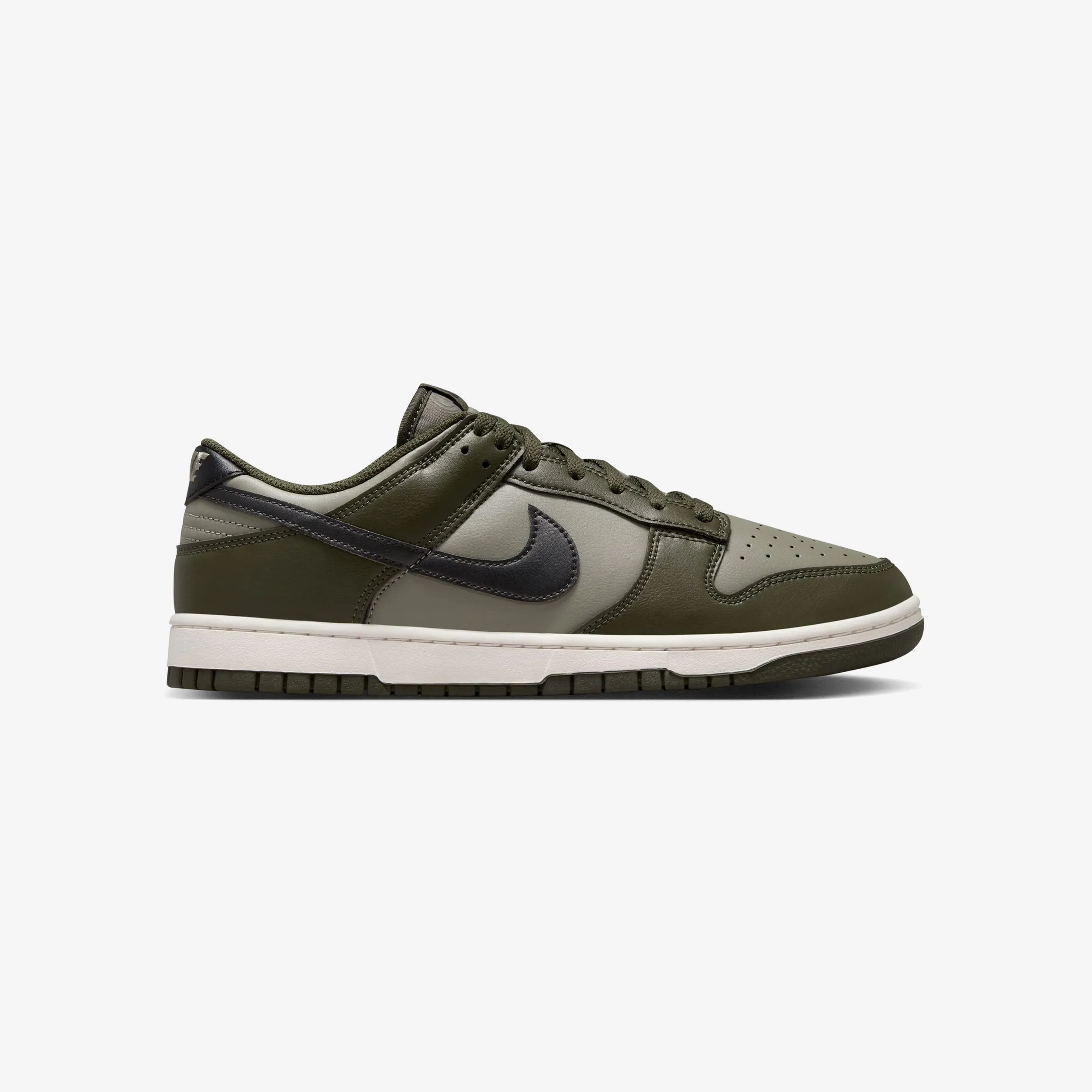 Responsive Fit Dunk Low Retro