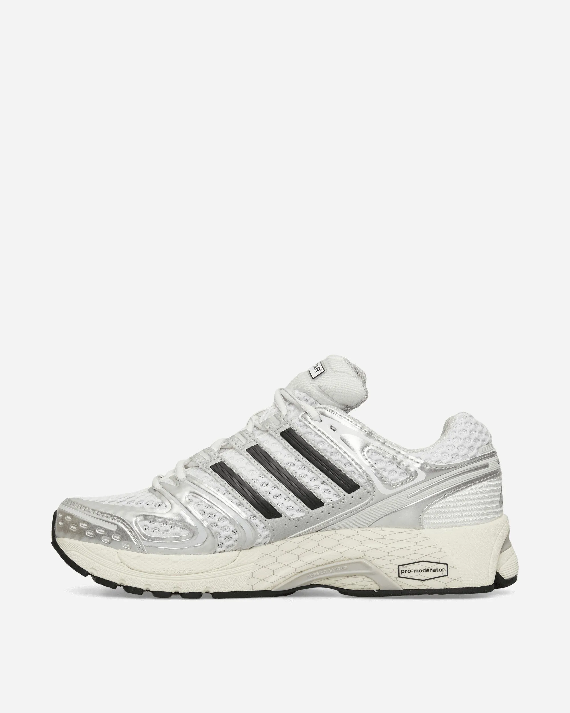 Dribble Step Adistar Control 5 Sneakers Silver Metallic / Grey One / Core Black
