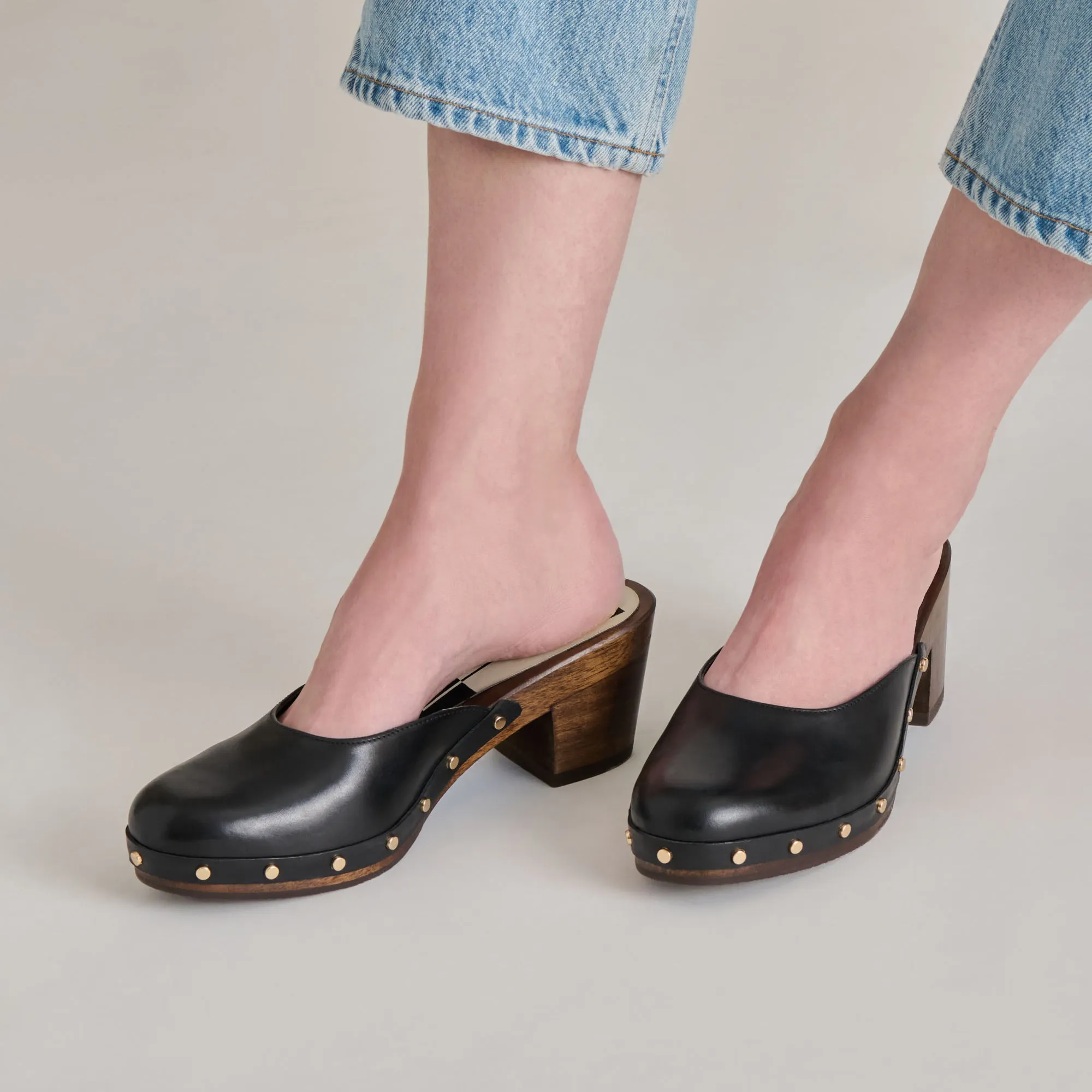Elegant Boots pointed heel sandals CAMYN HEELS BLACK LEATHER