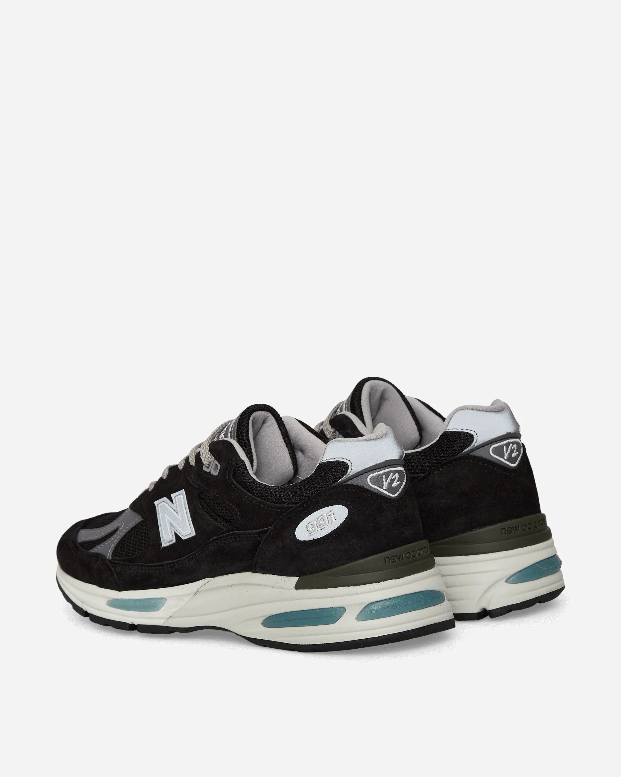 Made in UK 991v2 Sneakers Black / Smoked Pearl / Silver Hybrid Fit Vacation Style