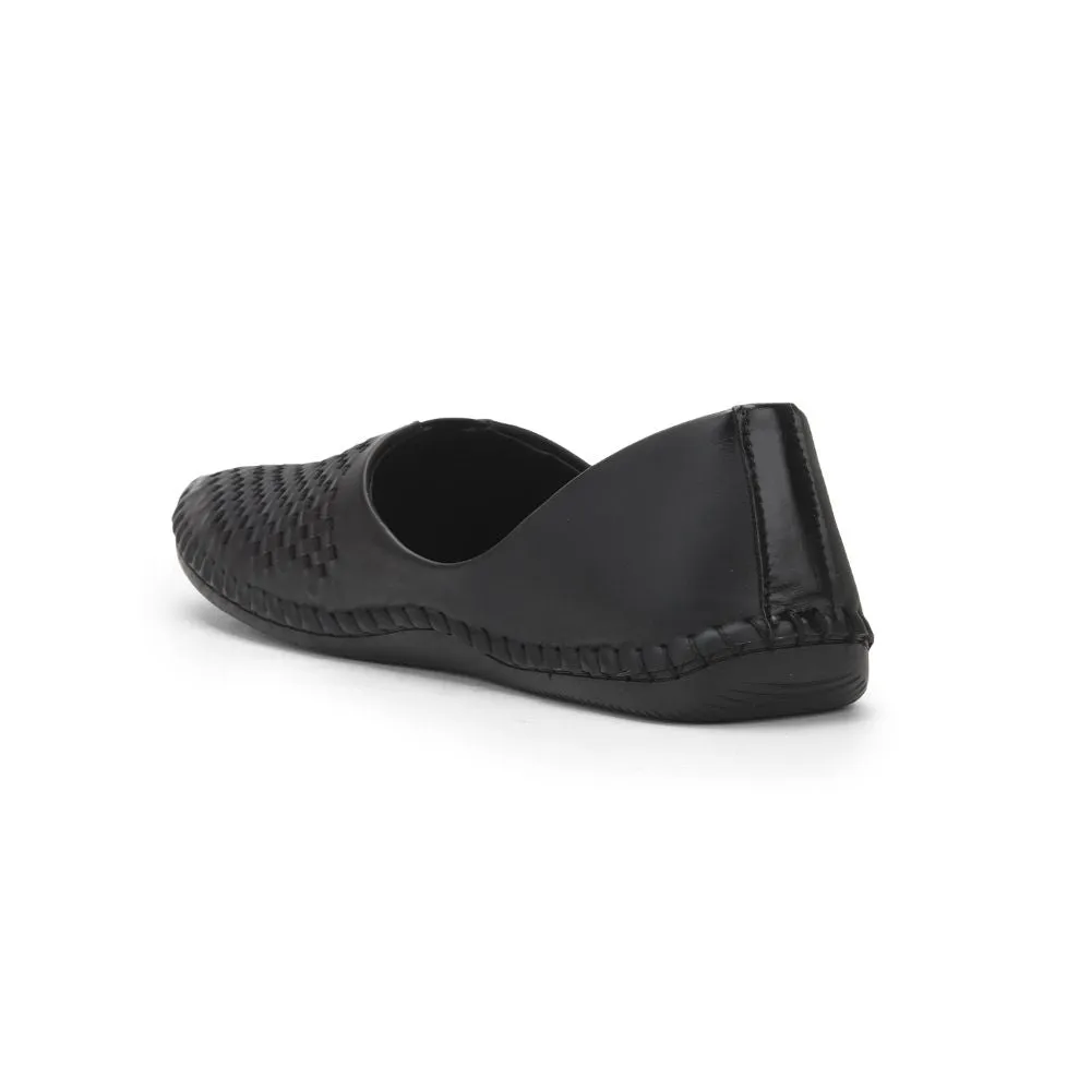 Fortune Black Casual Mojari Shoes For Men Avn-40 By Liberty Street Roam Street Scene
