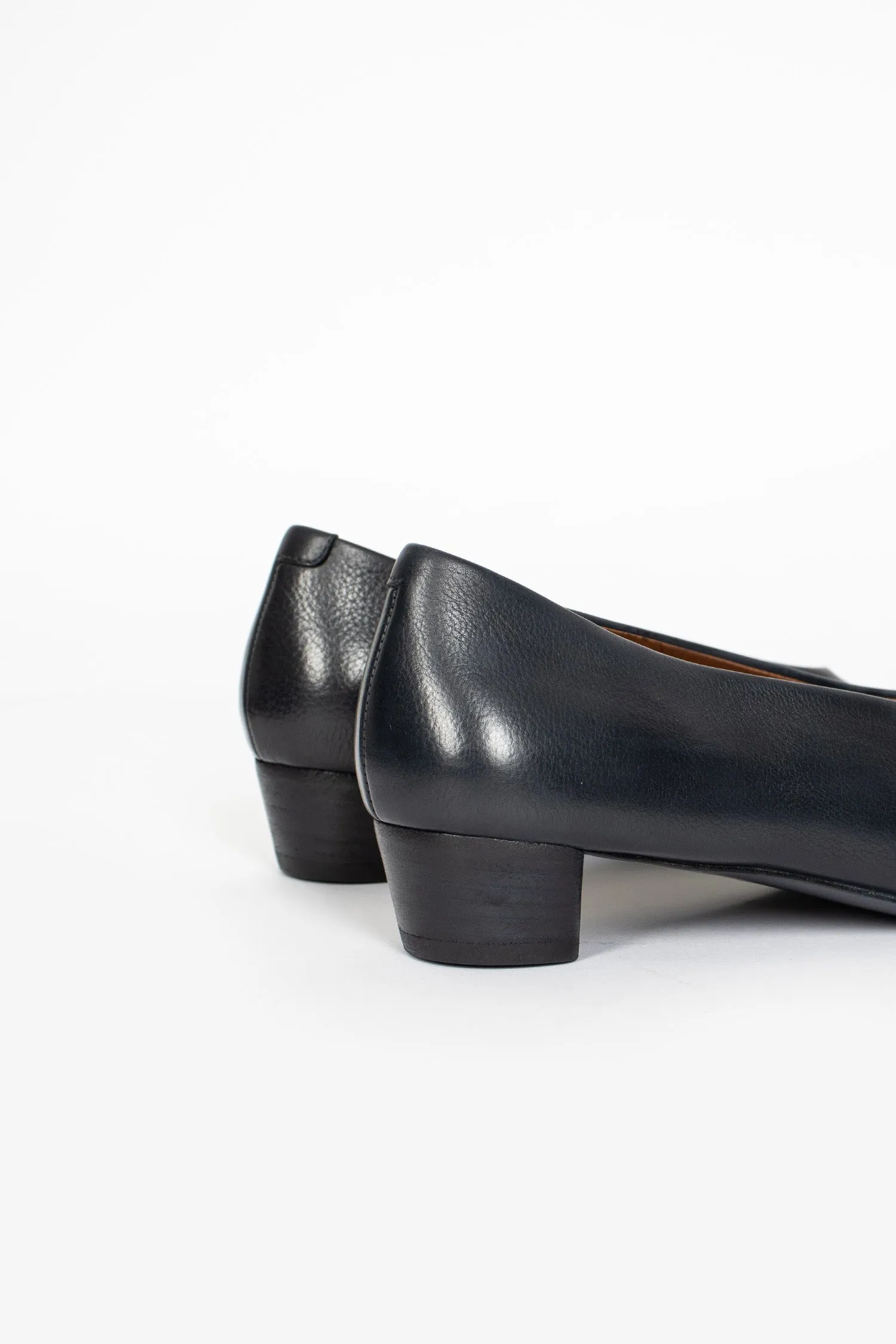 Codina Pump Midnight Blue Walk Routine Family Meet