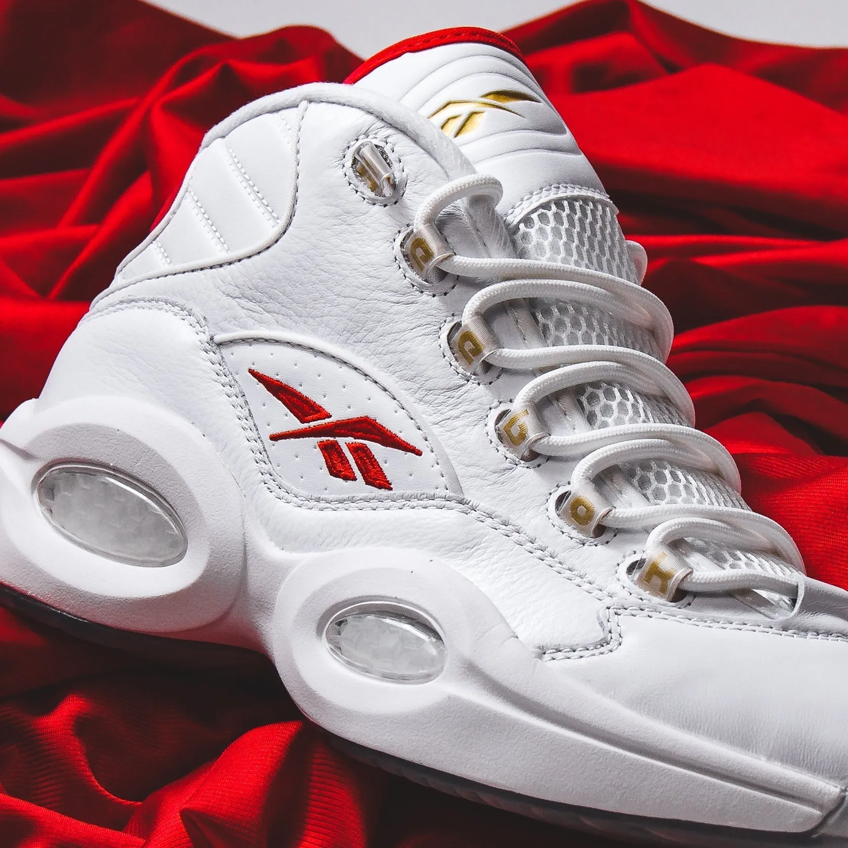 Reebok Classics Basketball Men Question Mid Allen Iverson Dr J #6 White Red GX0230 Enhanced Lateral Support