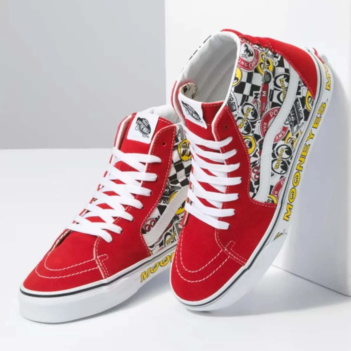   Mooneyes SK8-Hi 'Formula One' Ankle Hugging Design