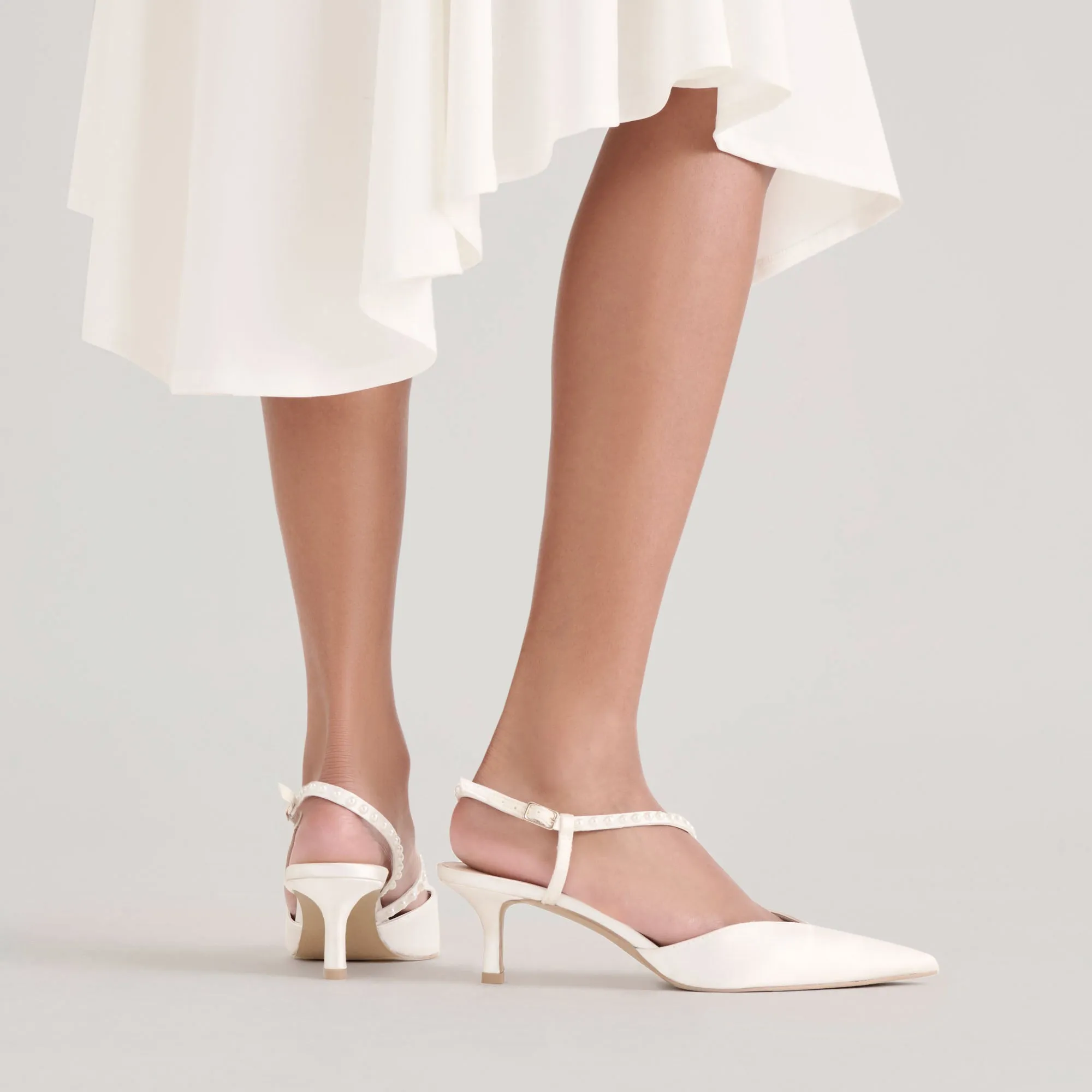 Stylish Pumps Bold Heel Boots KAMRA PEARL MID HEELS TRUE WHITE SATIN