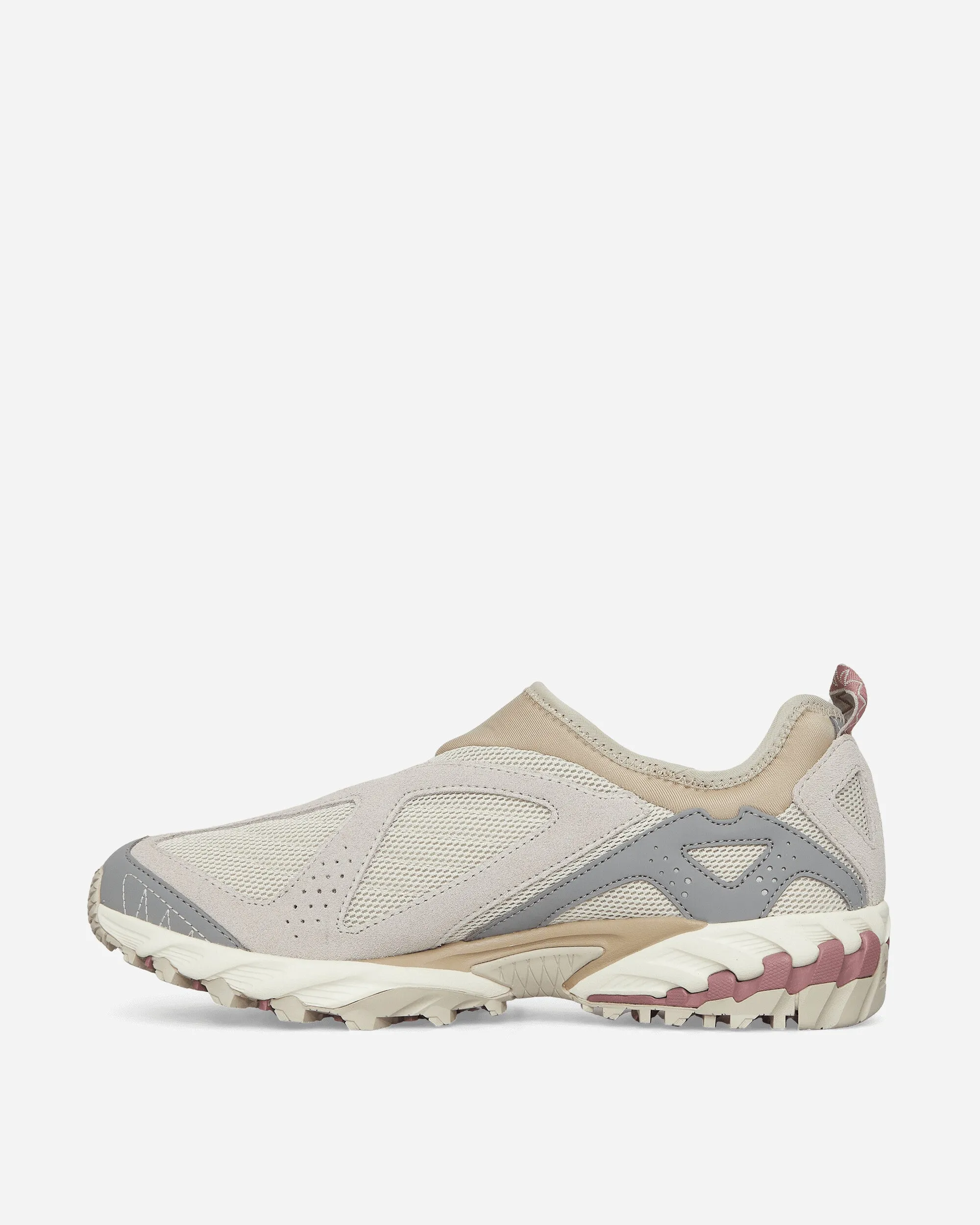 610S Sneakers Sand / Grey Long Travel Street Vibe