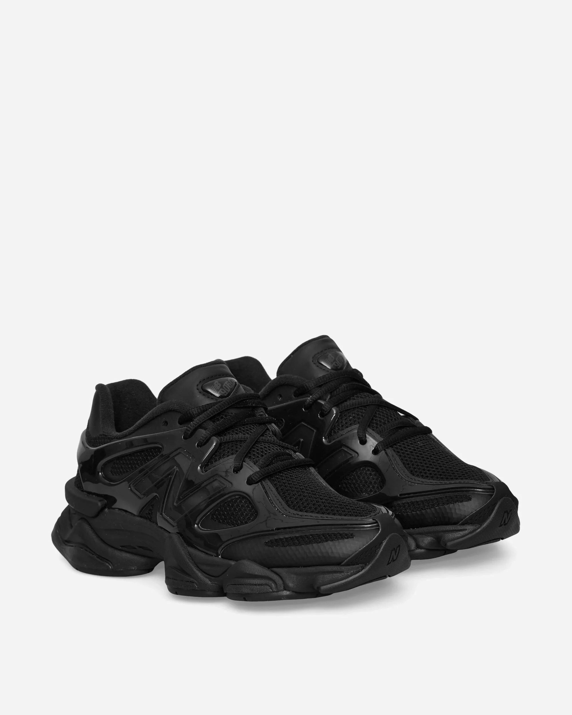 9060 Sneakers Triple Black Quiet Step