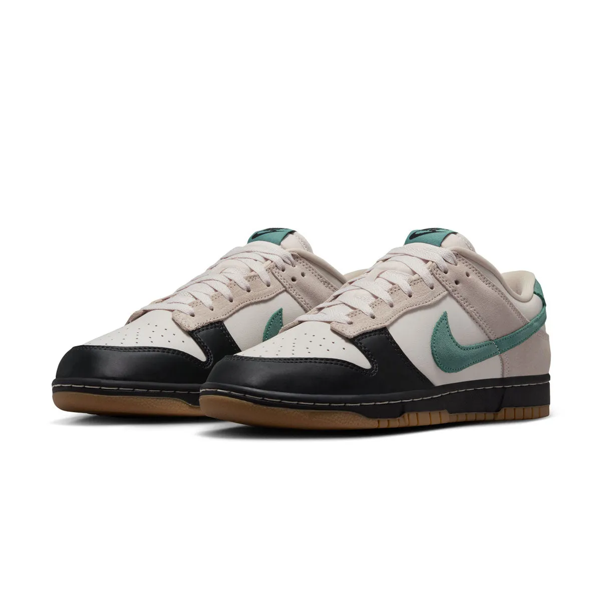 Stylish Look Dunk Low 'Black Toe'