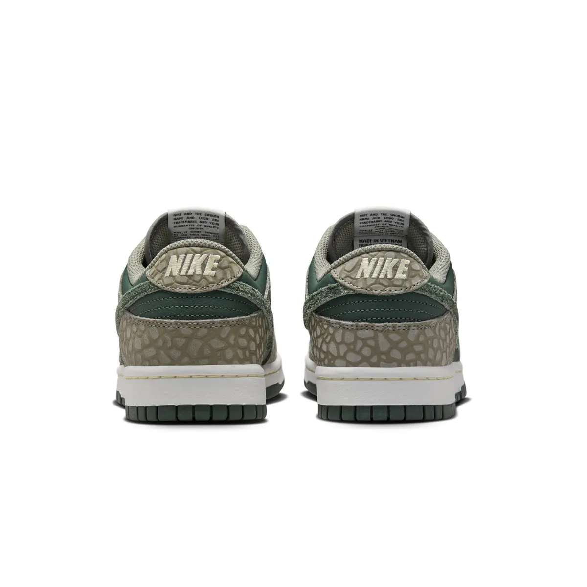 Sneaker Display Dunk Low Retro Premium 'Urban Landscape 2.0'