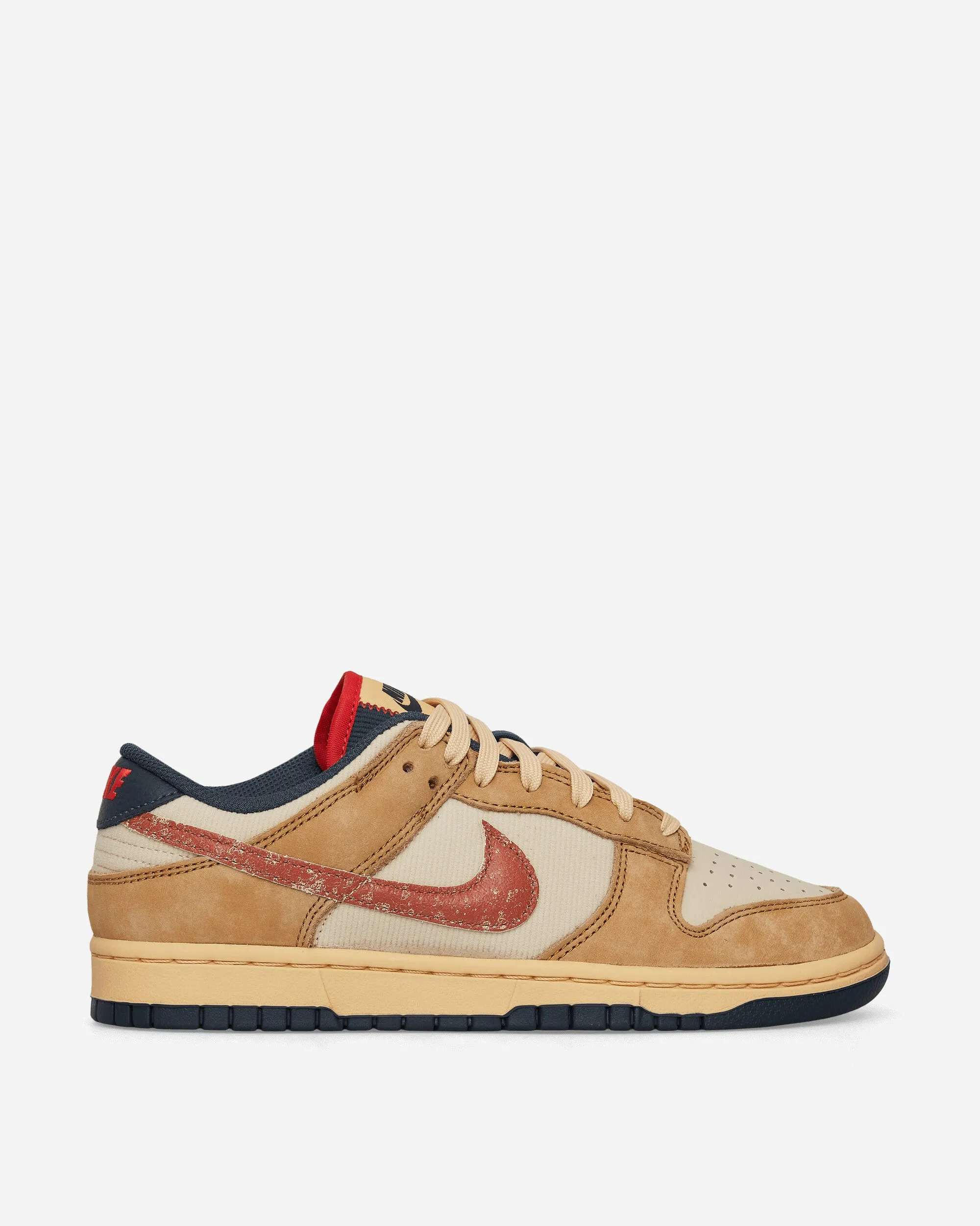 Adjustable Fit Log Hike Dunk Low Sneakers Sand Drift / Wheat