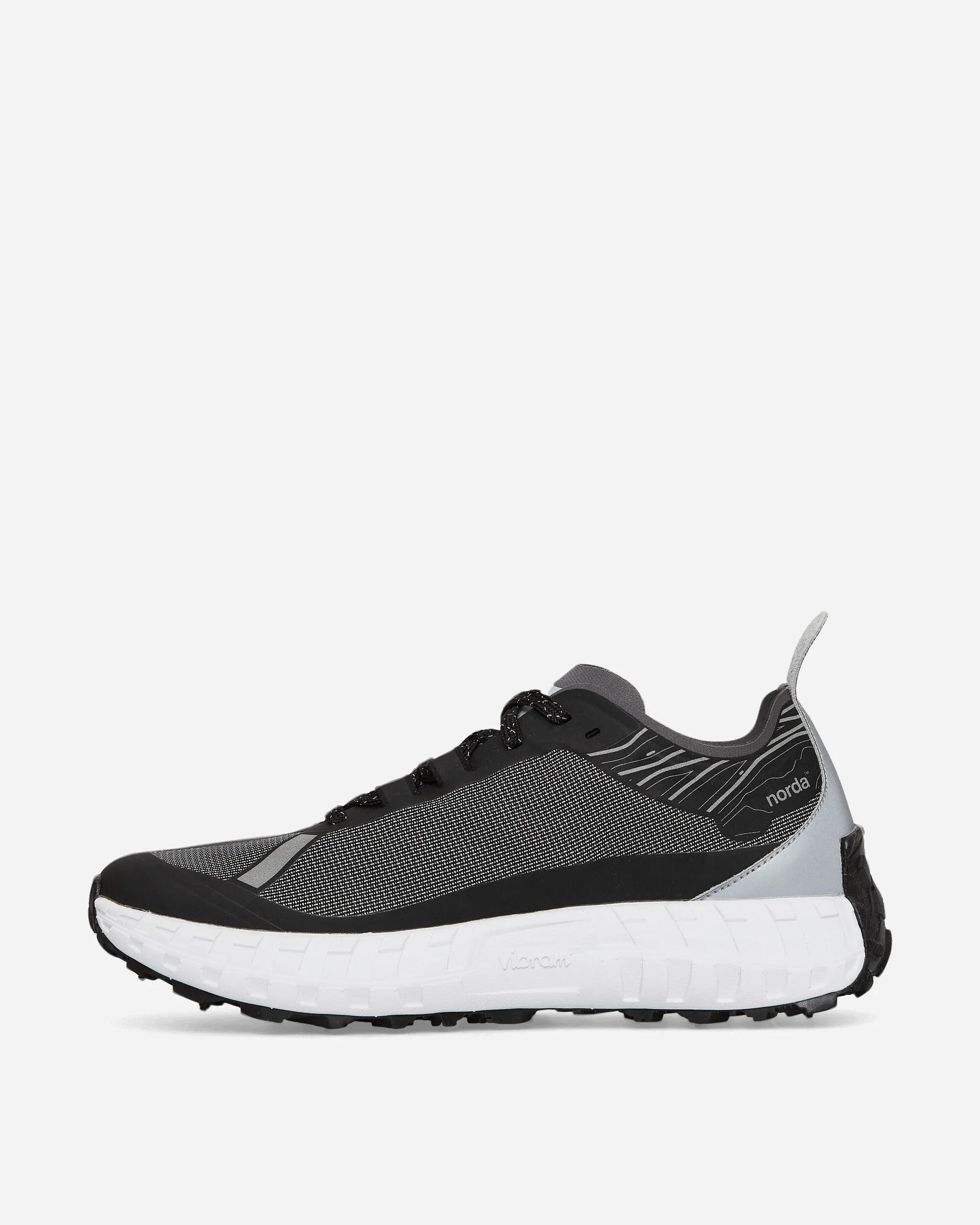 001 Sneakers Core Black Pet Hike Parent Hike