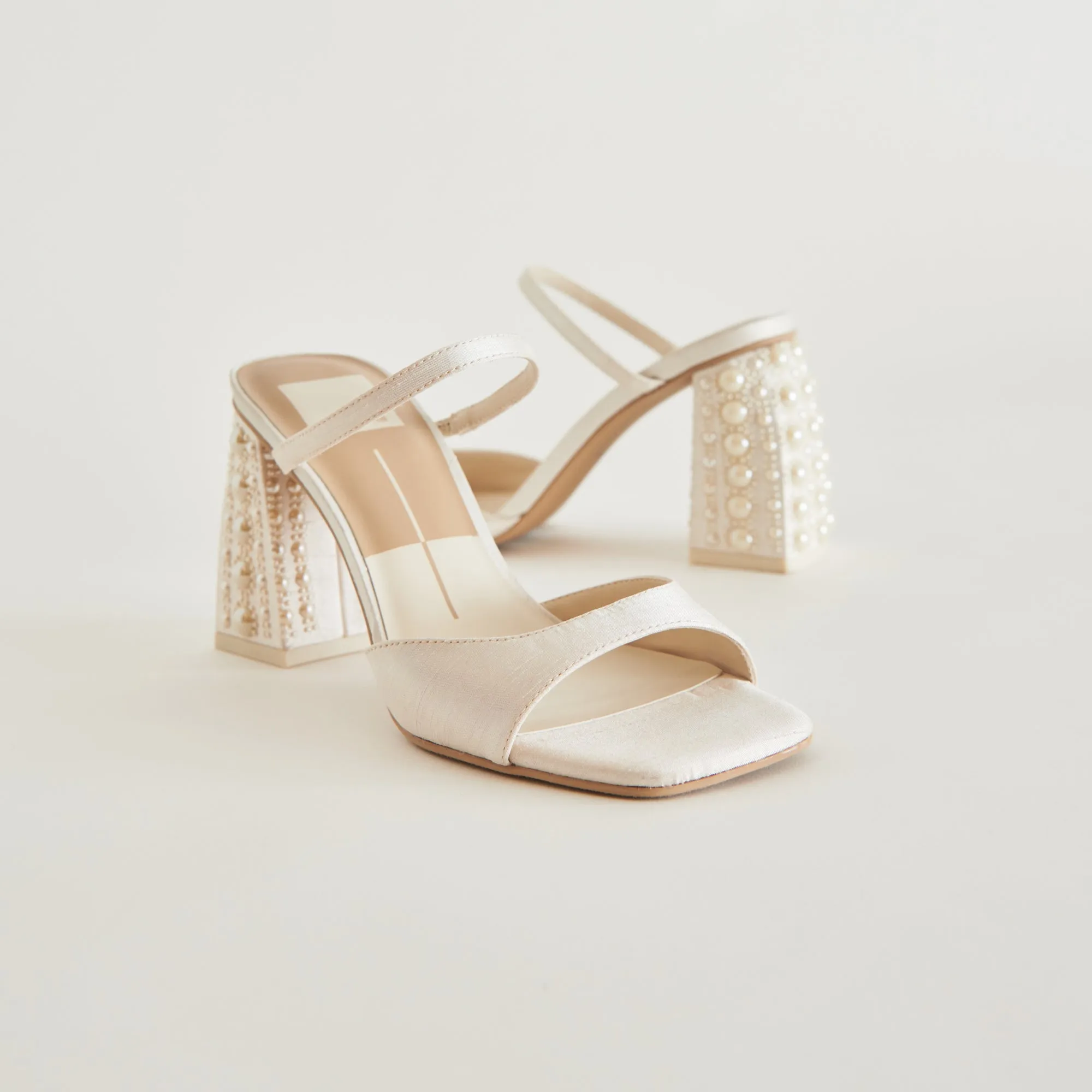 JEMMY PEARL HEELS VANILLA SILK Formal Sandals Comfortable Collar