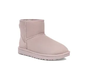 Stylish Fit Quality Construction Women`s Classic Mini II Boot