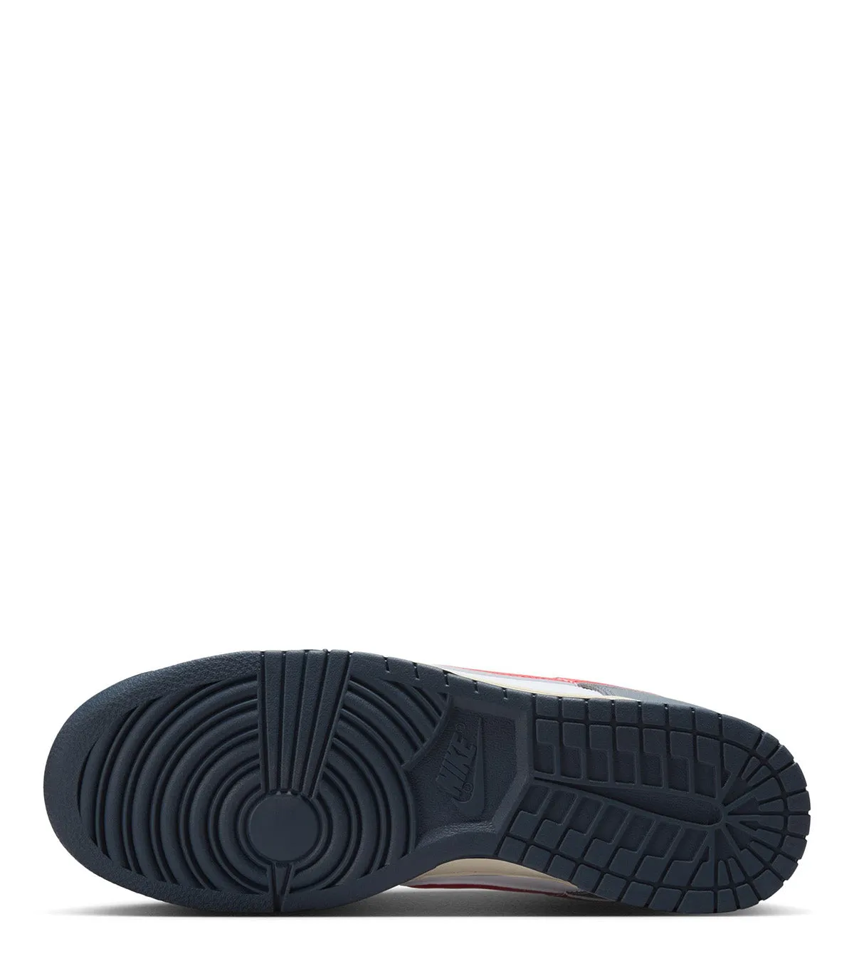 casual dancers Nike Dunk Low Retro Red Blue