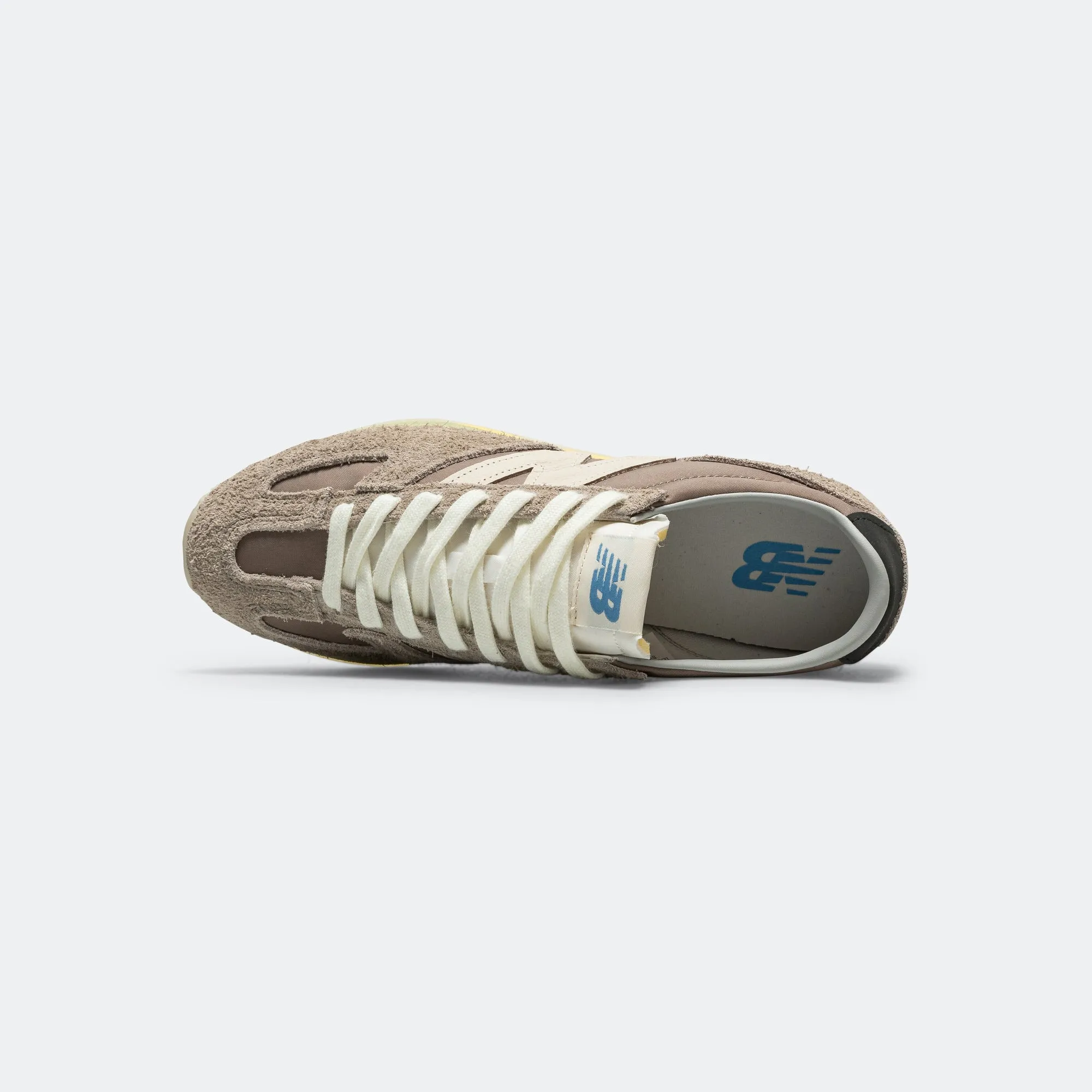 U471GR - Grey Day Slip   On Design