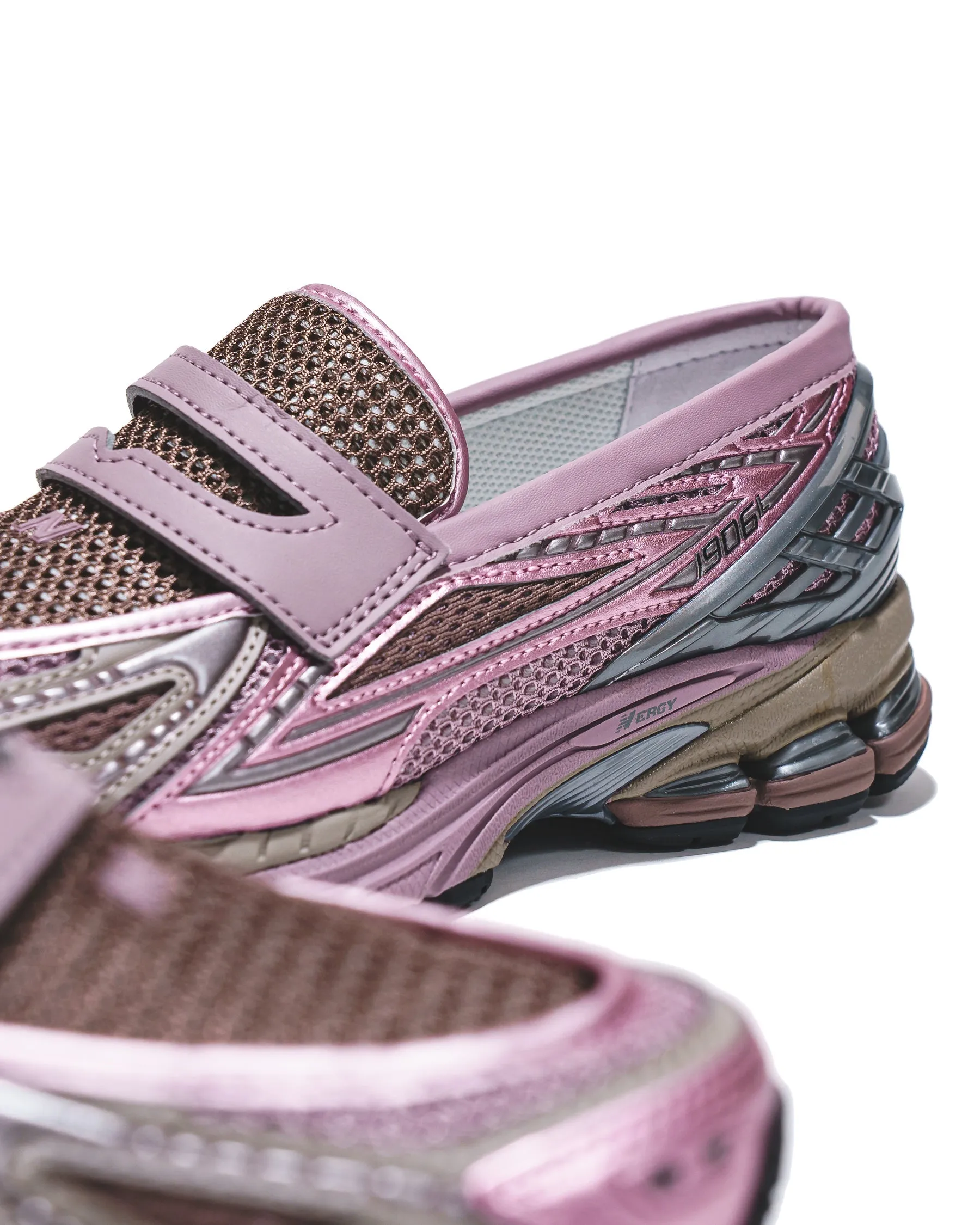 foot - agility running shoes New Balance Unisex 1906L Metallic Pink U1906LAU