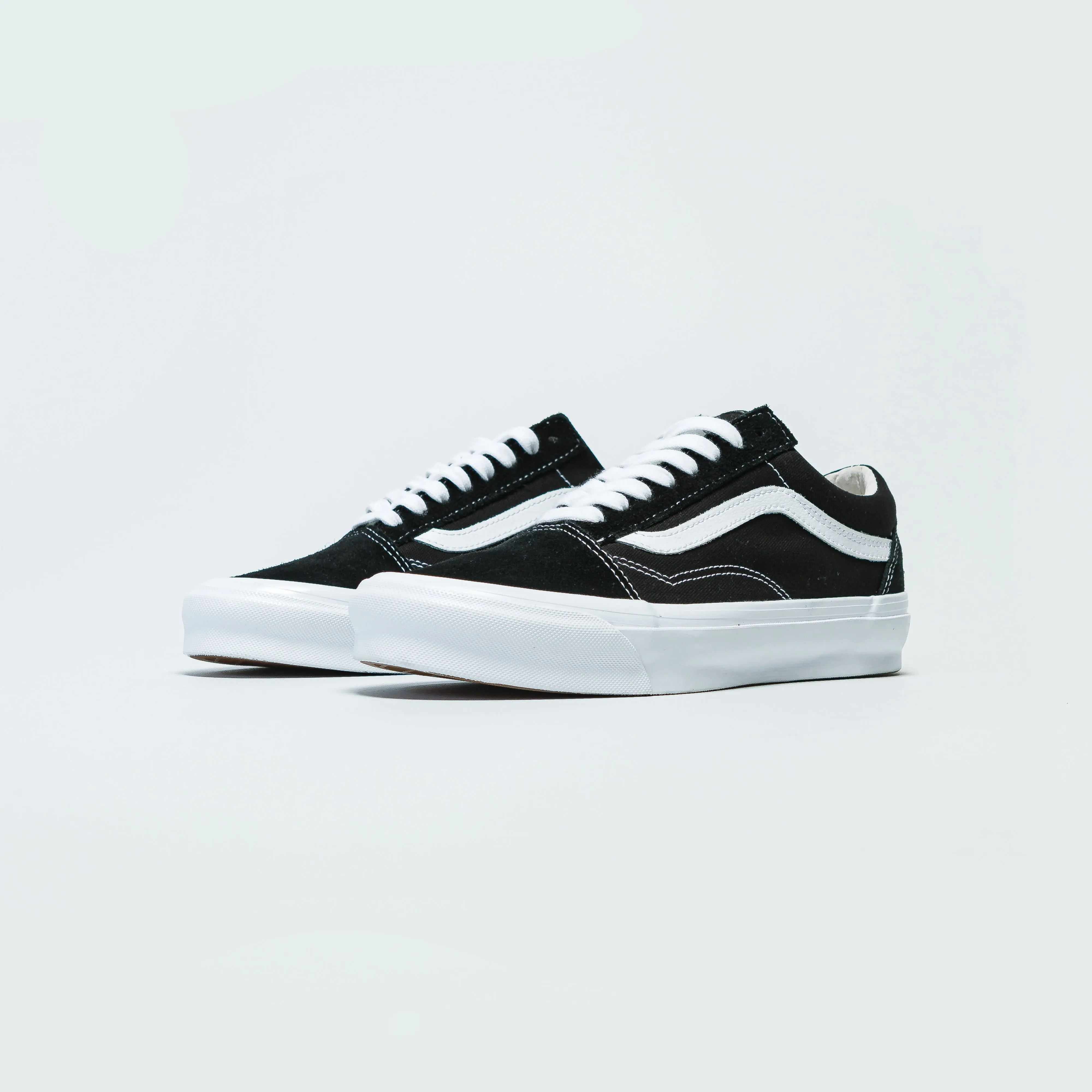 OG Old Skool LX - Black Modern Outfit