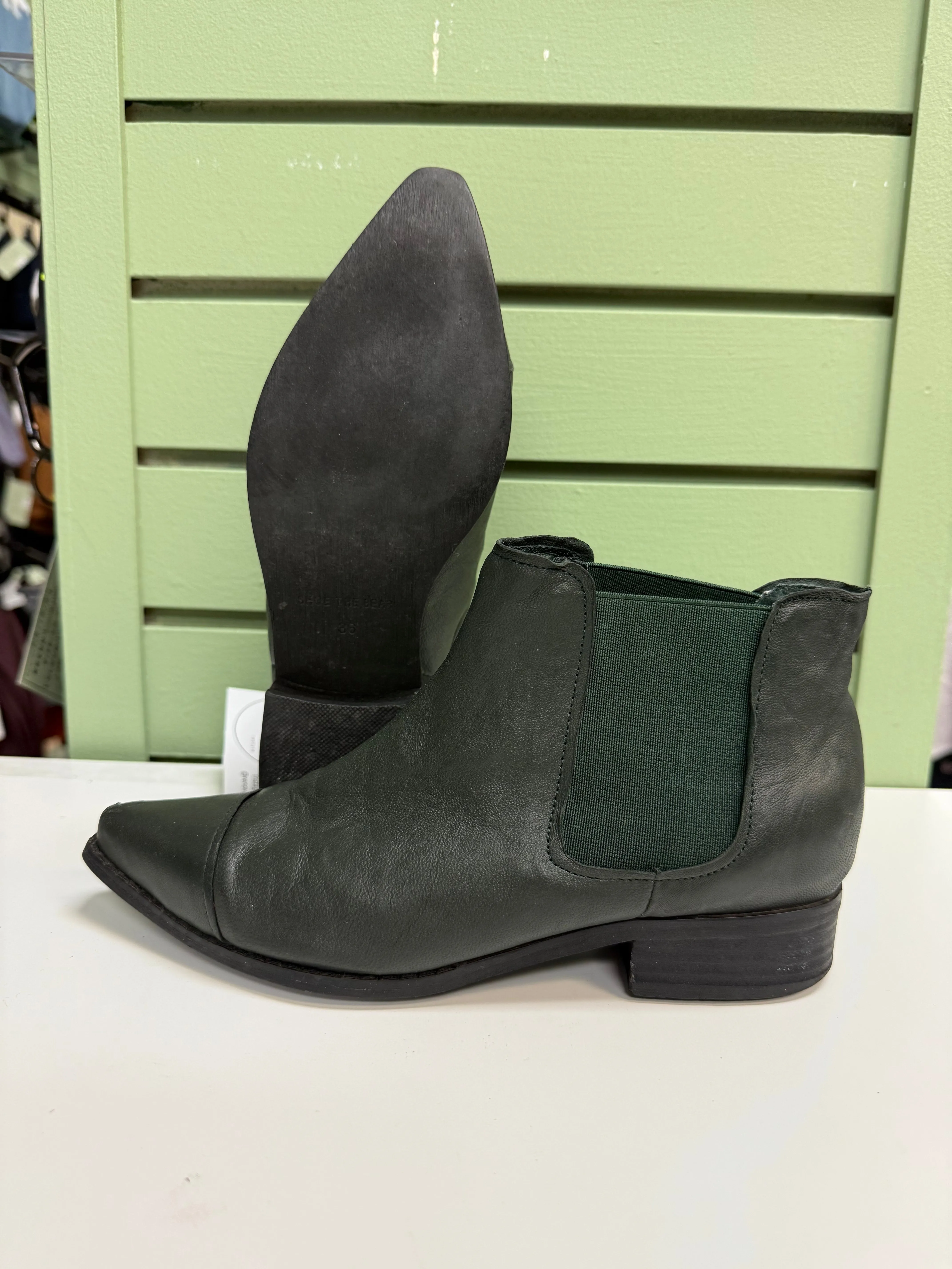 Perfect For Hiking Shoe The Bear Ainal Pointed Booties (Womens 5/36)