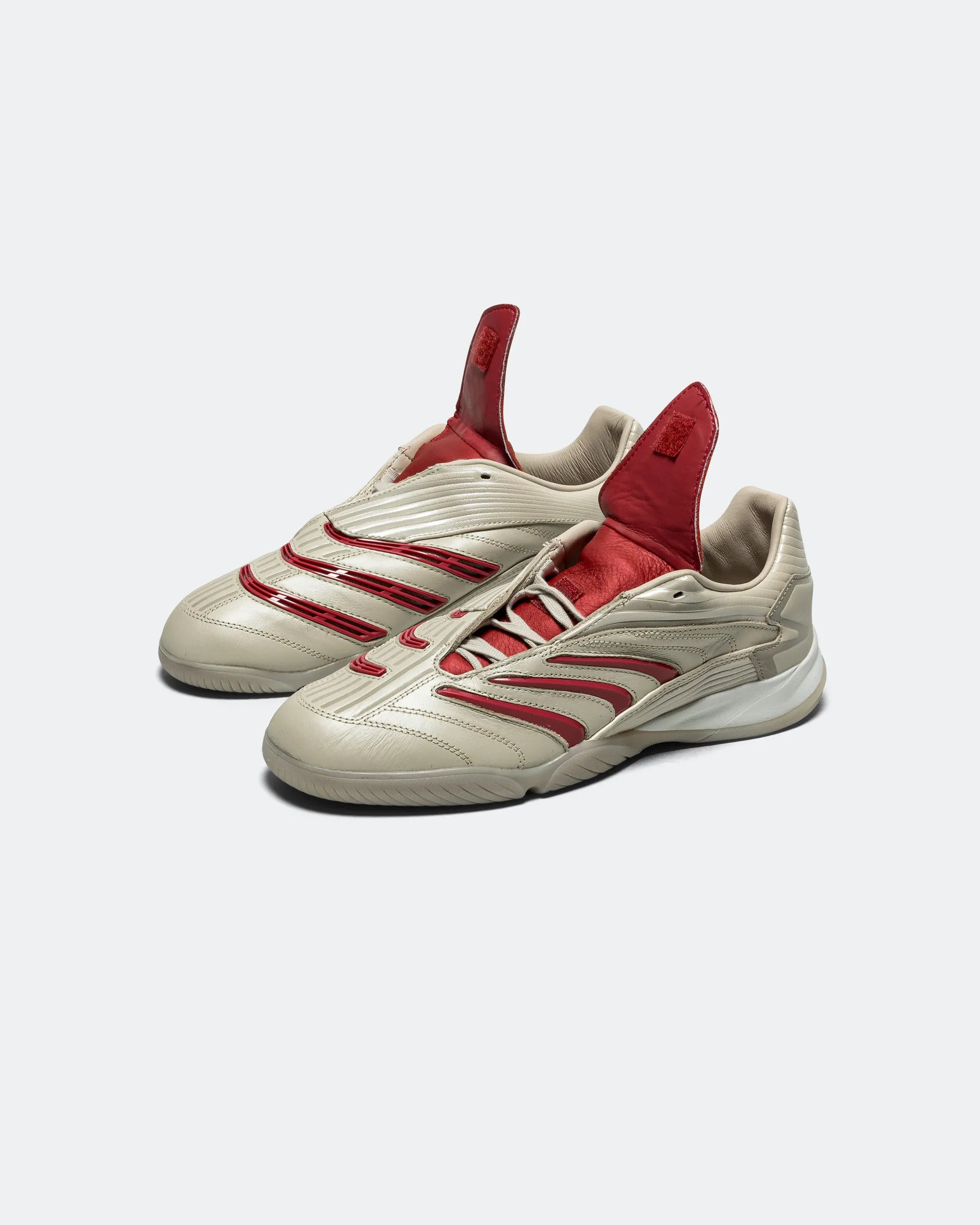 Predator Sala - Beige/Team Victory Red-Metallic Gold Zero Break In Comfort