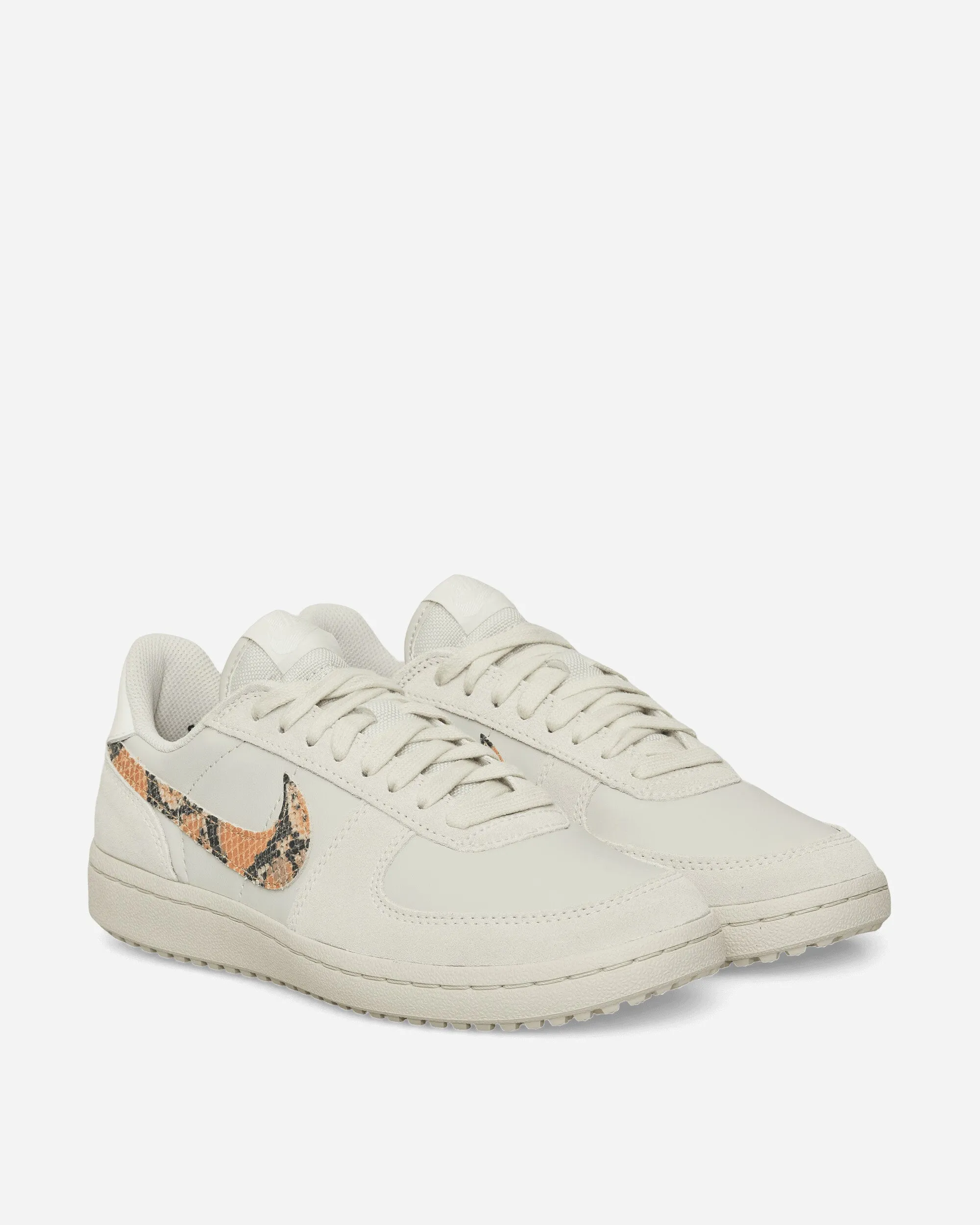 Comfortable Soles Field General Sneakers Light Bone