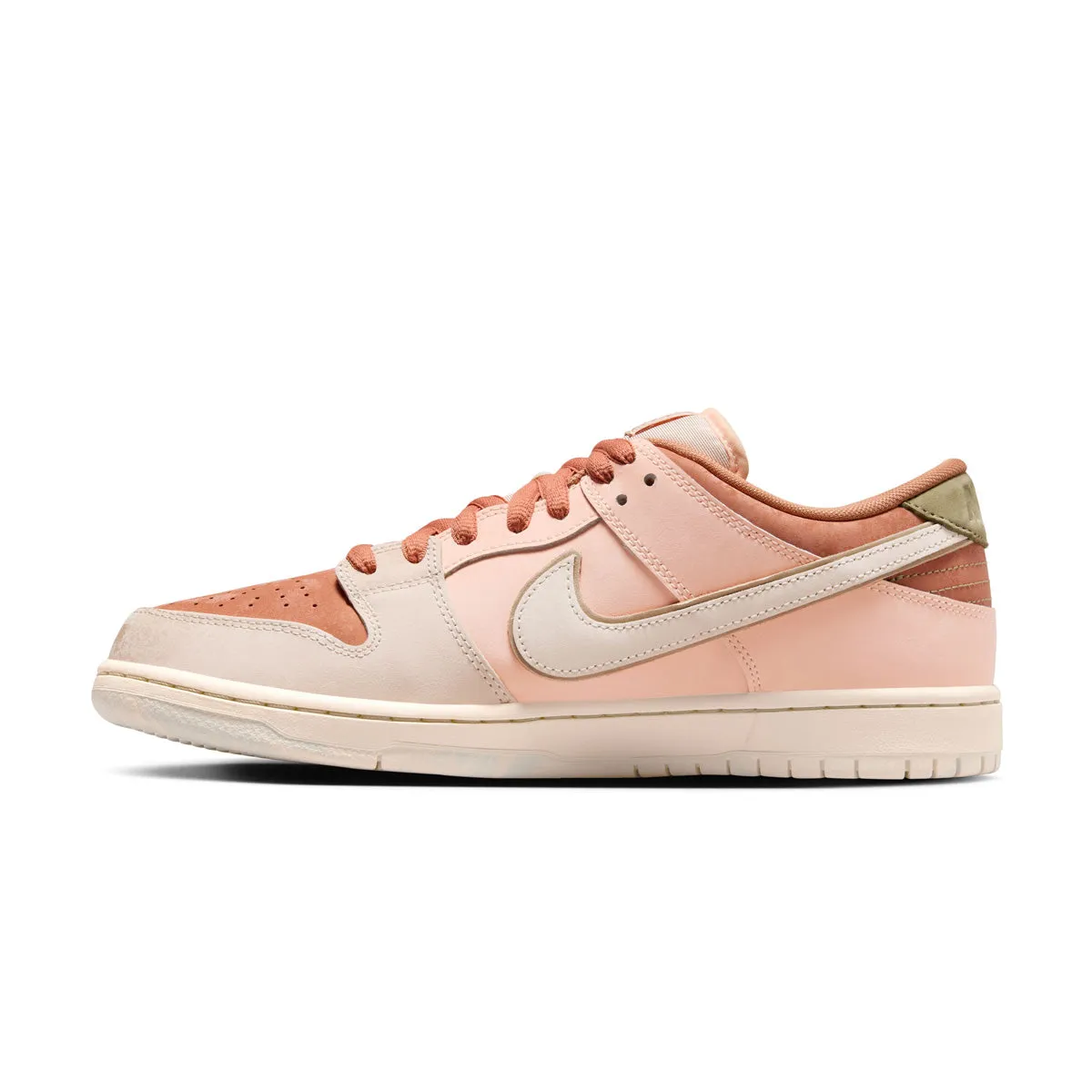 Weekend Pick SB Dunk Low Pro Premium 'Trocadero Gardens'