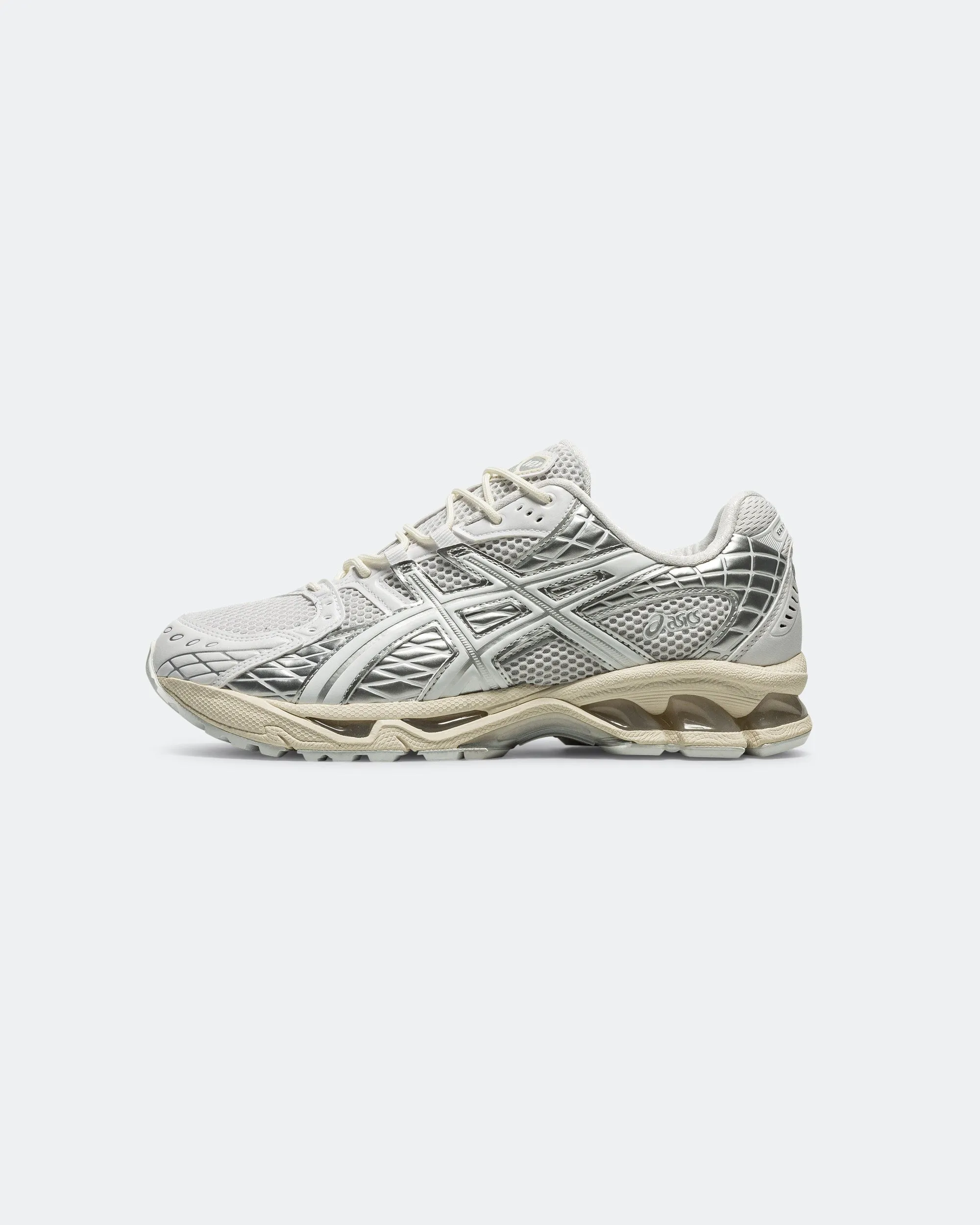 GEL-Nimbus 10.1 - White/Pure Silver Everyday Travel Rolling Motion Technology