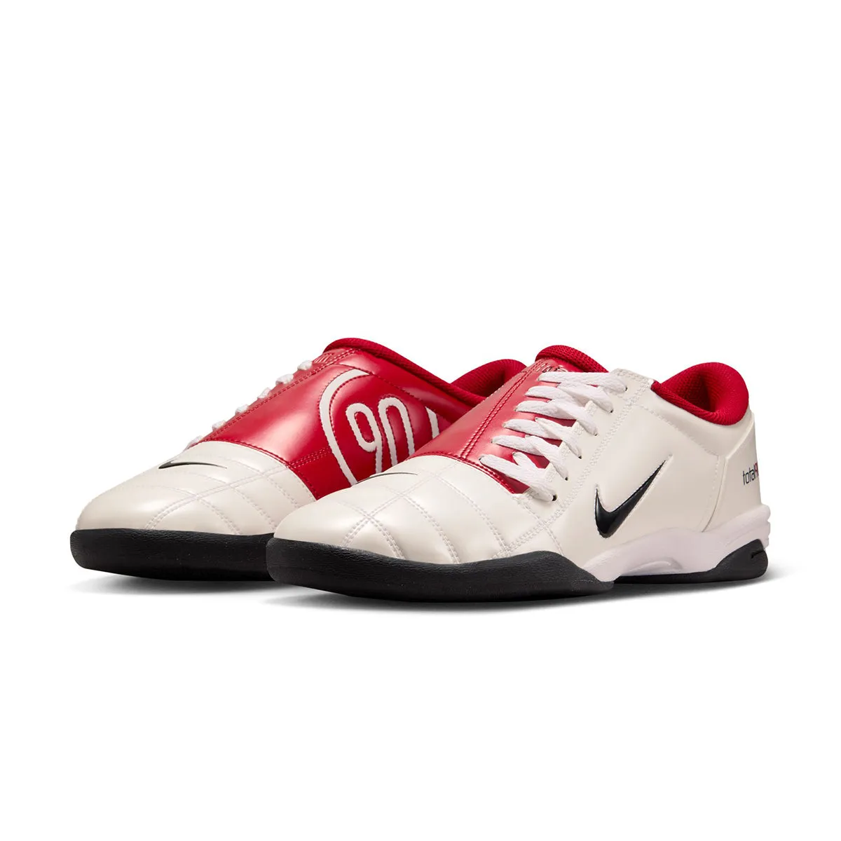Total 90 'White Gym Red' Everyday Travel